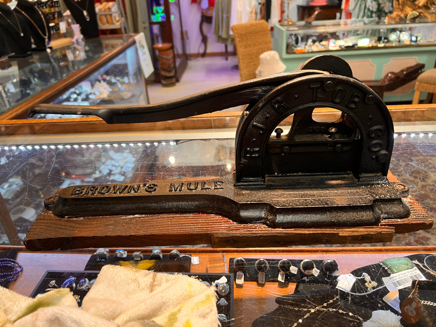 Antique Brown’s Mule Tobacco Cutter – R.J.R. TOB. CO. – Cast Iron Model 3019 w/ 3017 Part – Original Board – 1" & 2" Marks