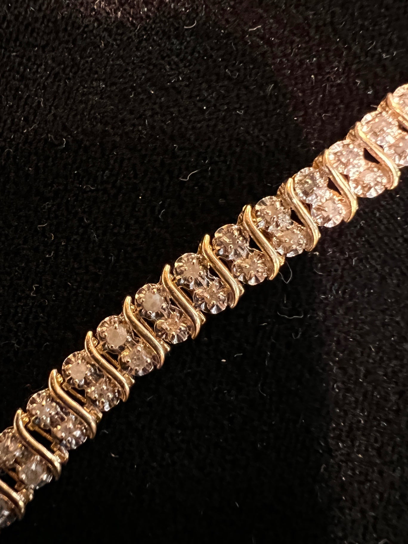 Elegant 10K Yellow Gold Diamond Tennis Bracelet – 8.42g – Sparkling Round Cut Diamonds