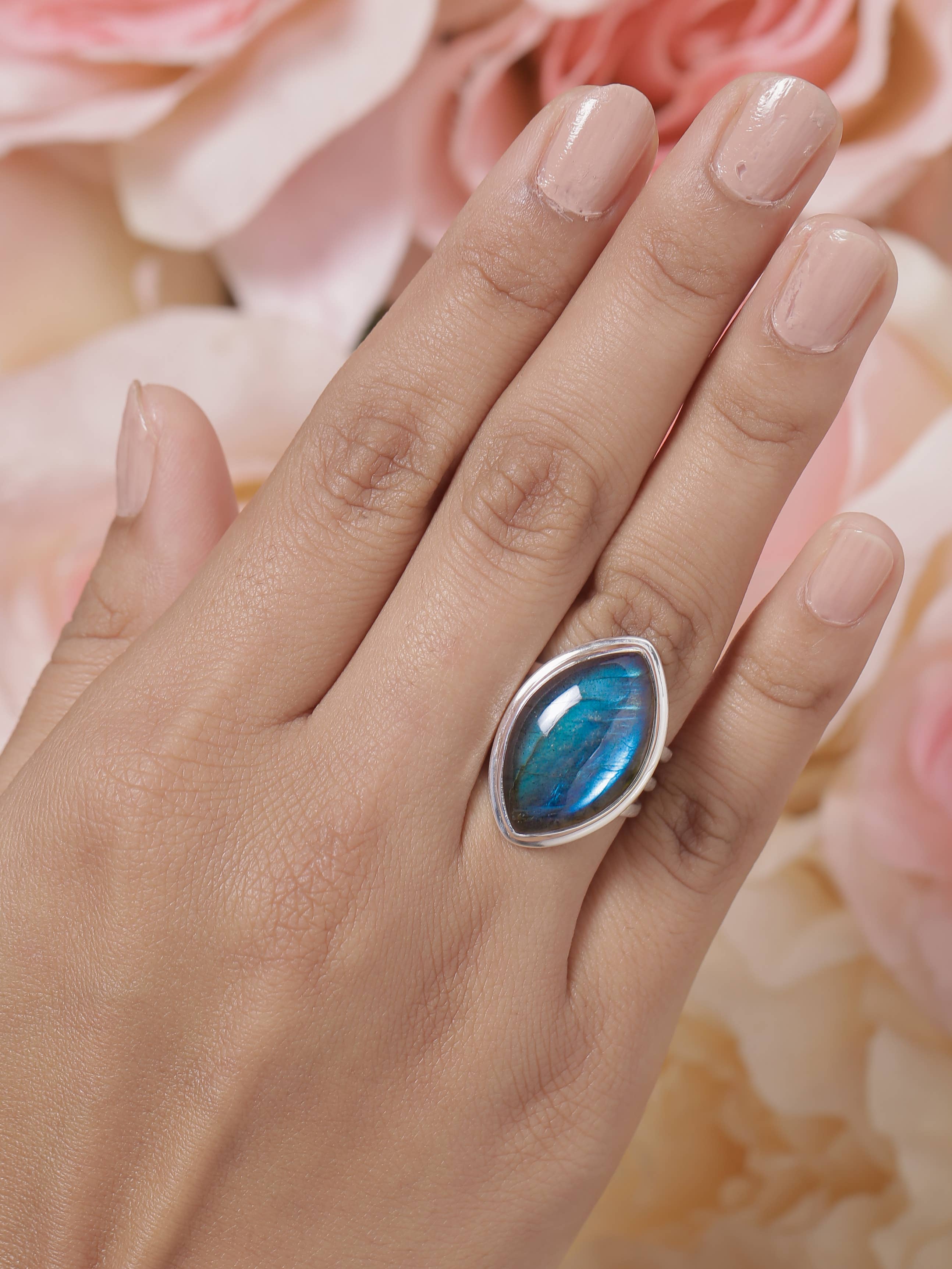 Labradorite 925 Sterling Silver Bold Ring: 8