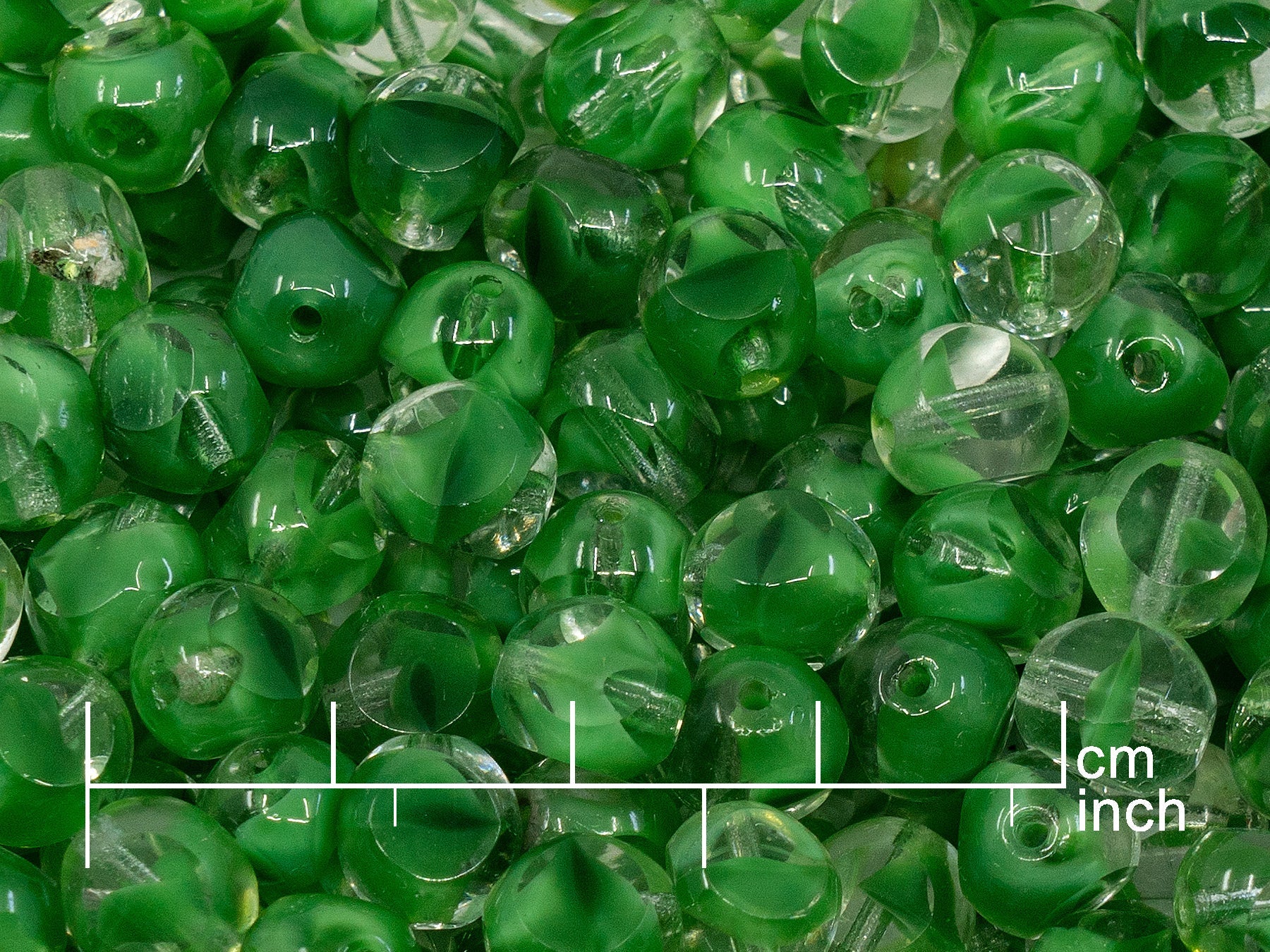 OUTLET 250g Faceted Fire Polished Beads Special Cut, 8 mm, Opaque Green (151-19501-08x08-56018)