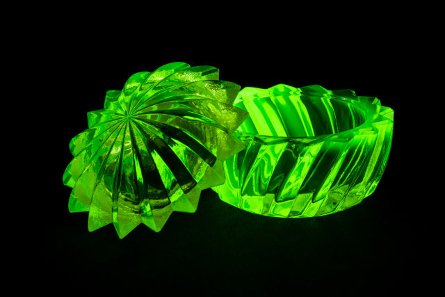 Uranium Glass Tableware (Glow under UV) - Jewelry Box / Bowl with Lid - Twisted Fire, Czech Republic