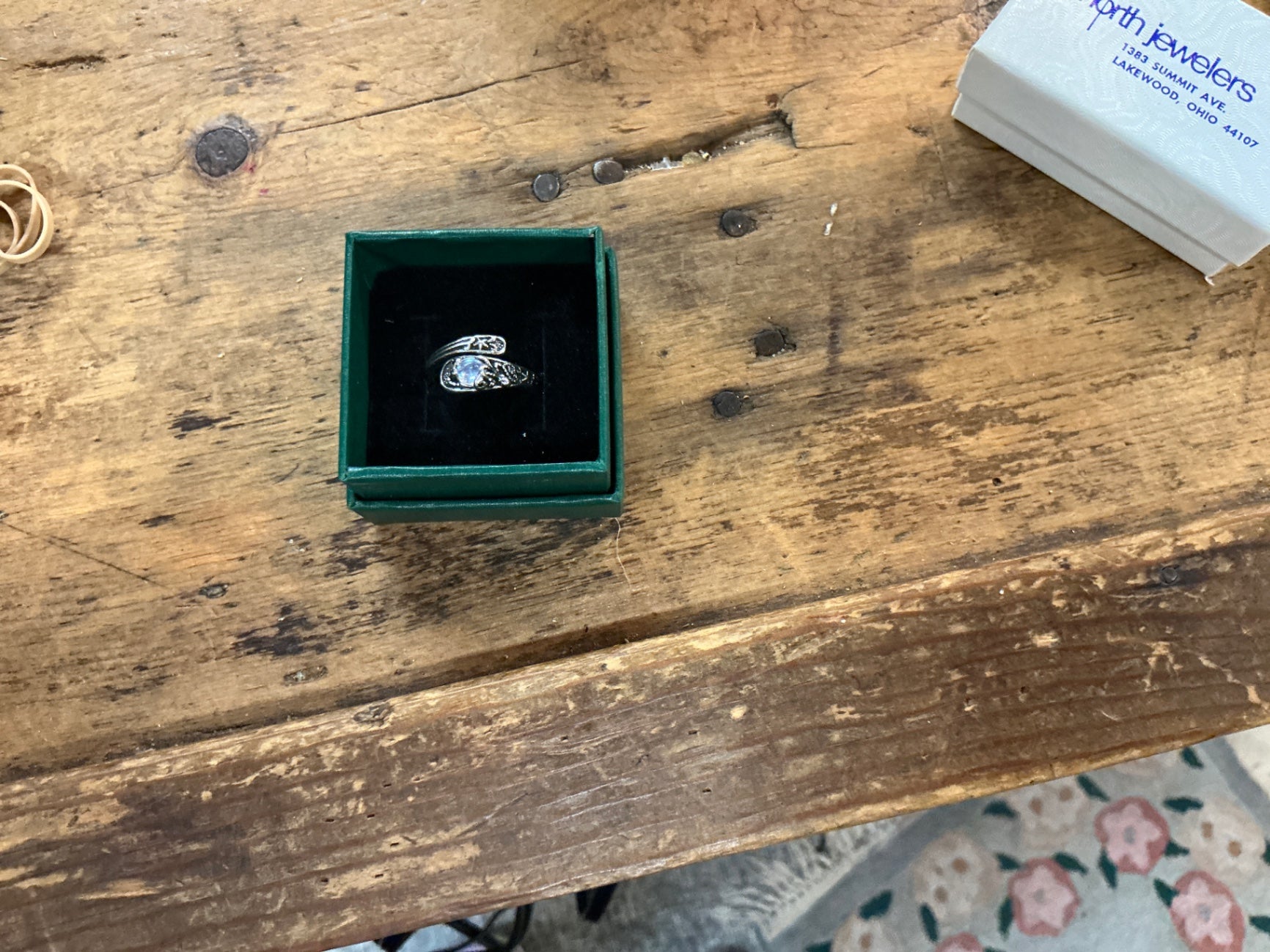 Ring Silver Metal with gemstones