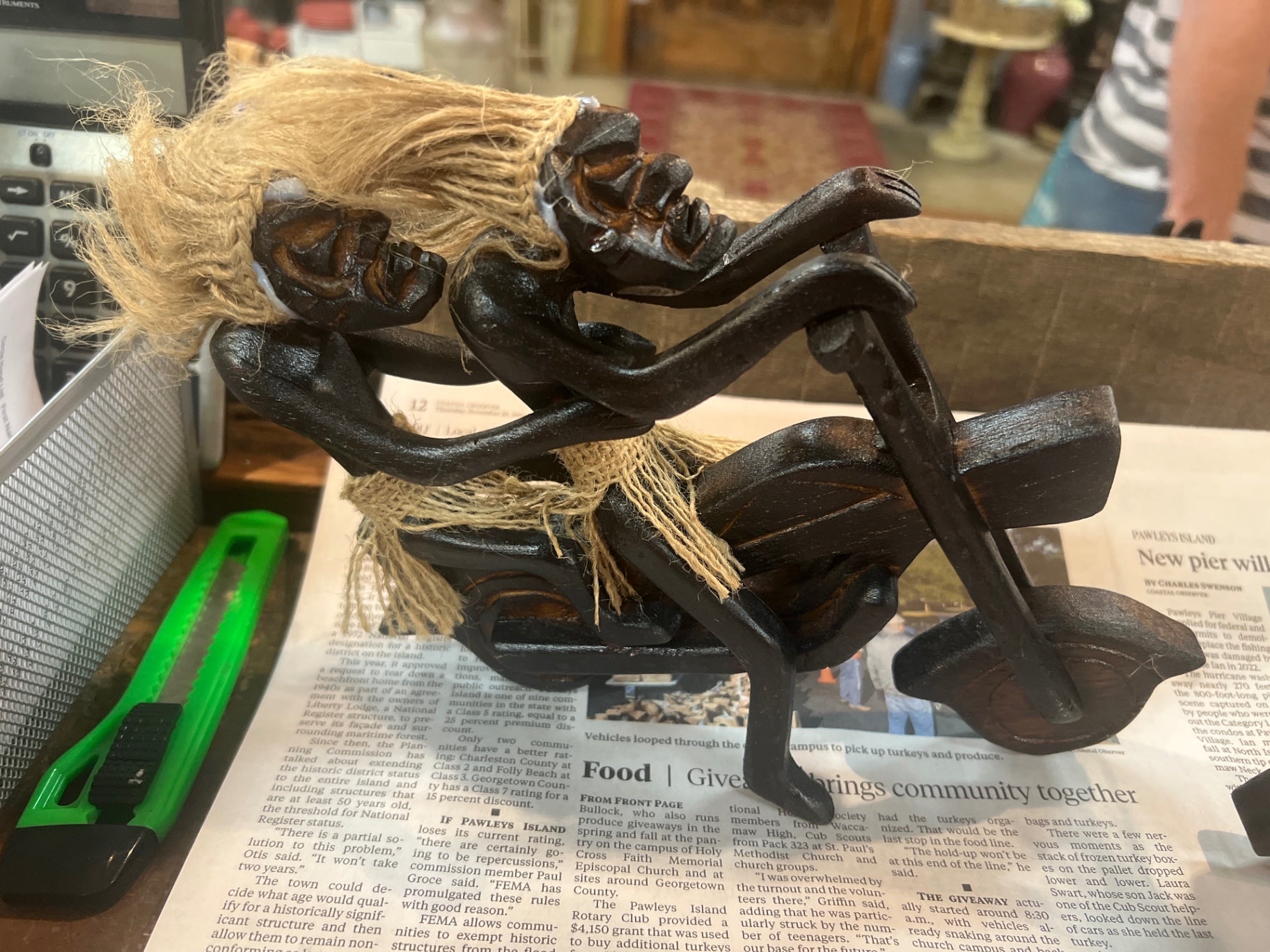 Decorative sculpture Dark brown and black Wood