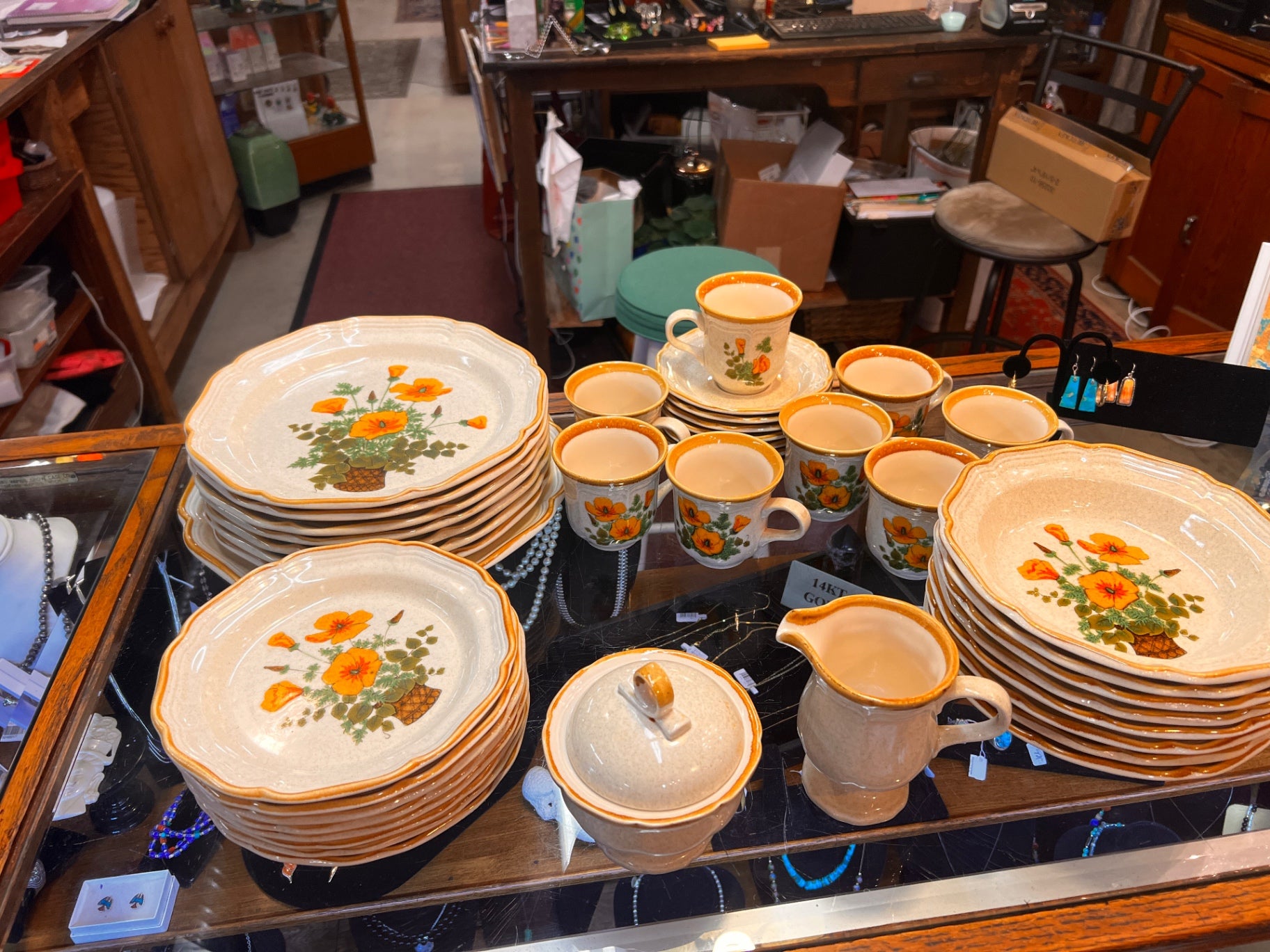 Mikasa Petunia pattern 44 piece set
