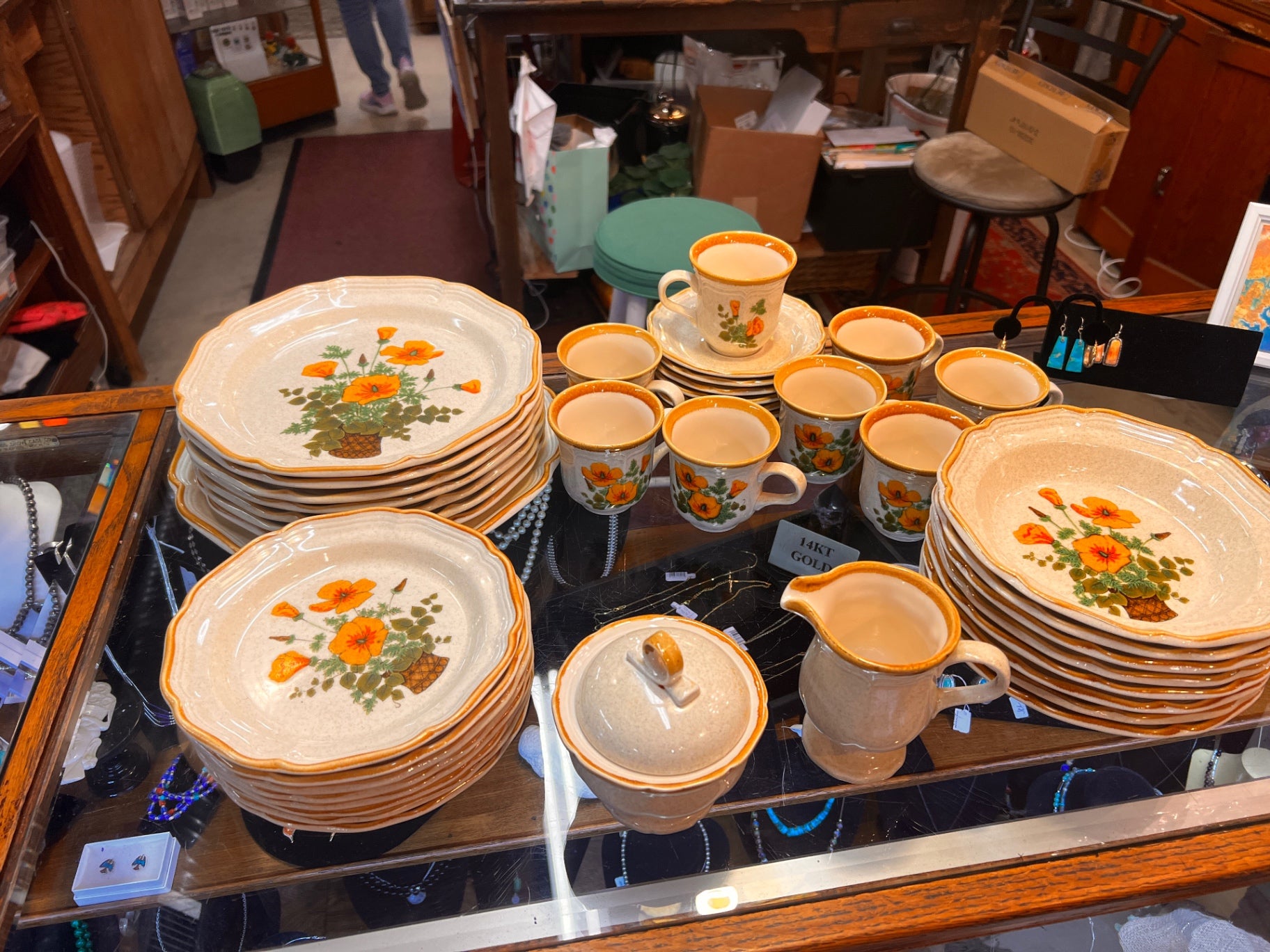Mikasa Petunia pattern 44 piece set