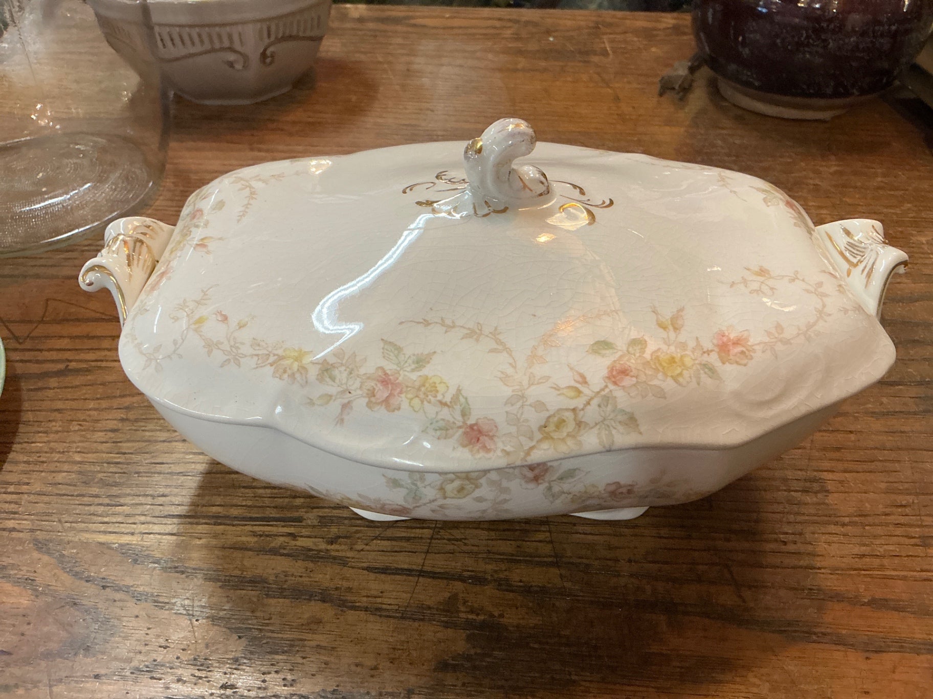Covered dish Cream with floral pattern Porcelain JCL