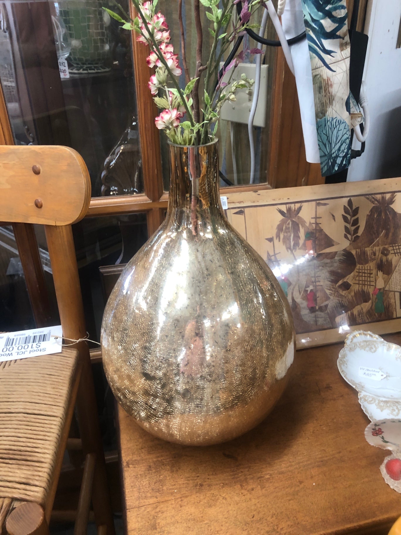 Gold vase jnf