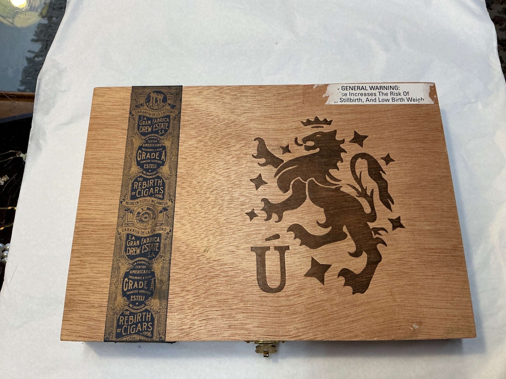 Cigar box Natural wood color Wood