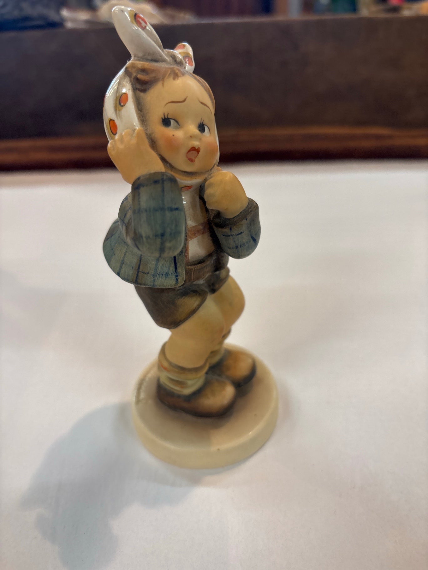 Hummel Girl With Toothache No 217