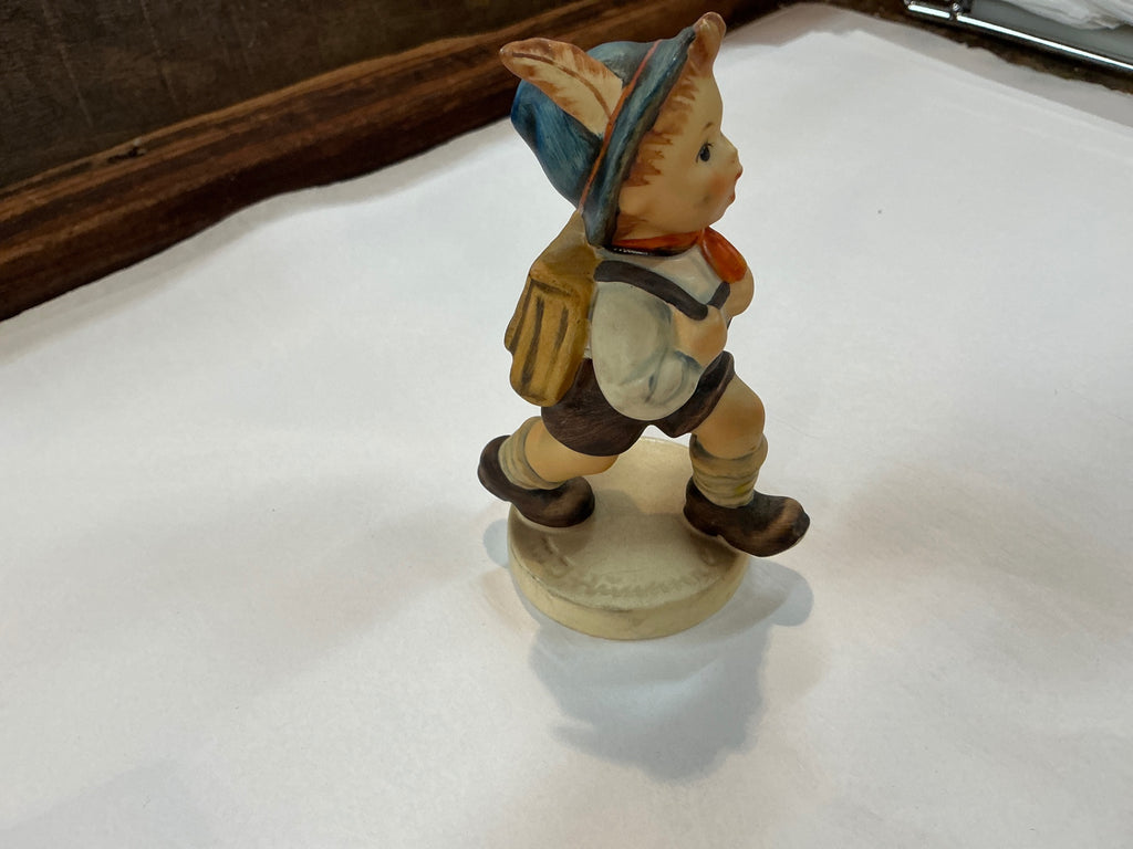 Goebel Hummel No 822/0 School Boy 
