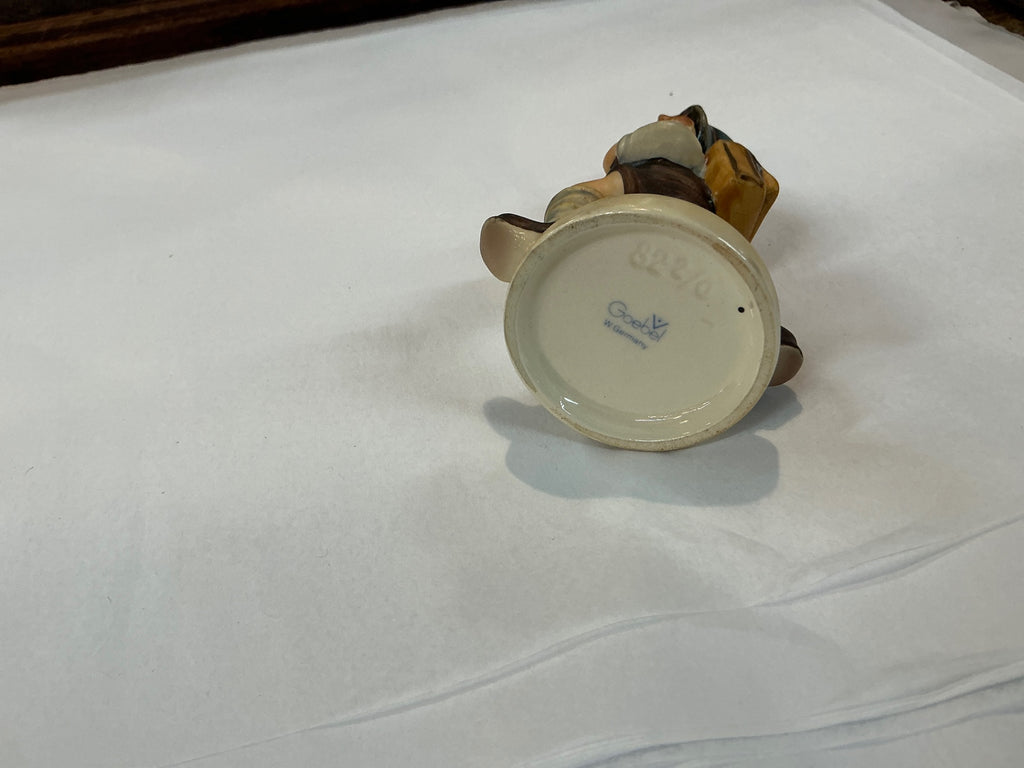 Goebel Hummel No 822/0 School Boy 