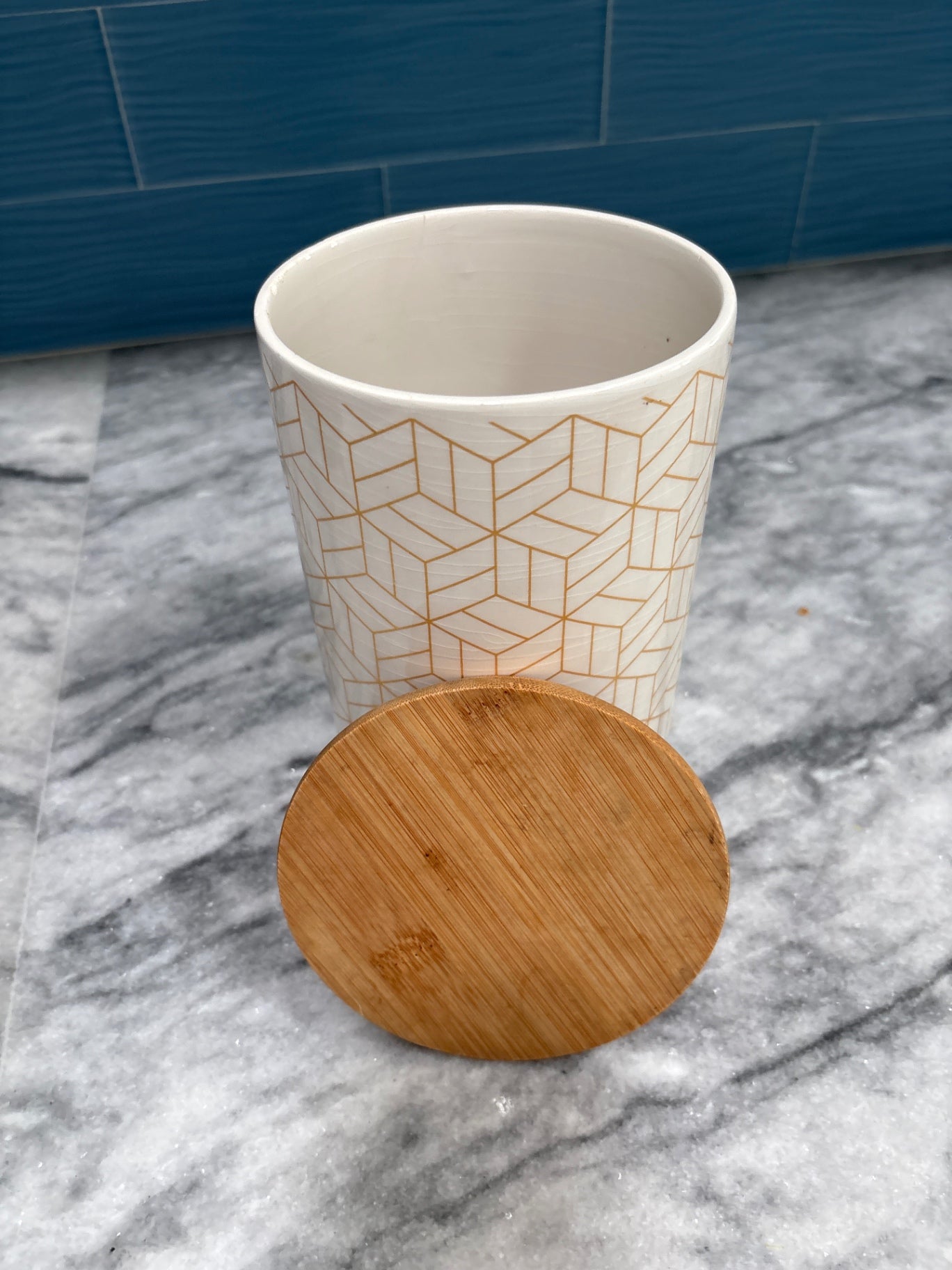 Canister 