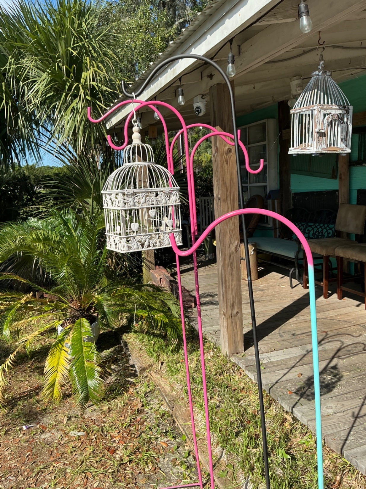 Decorative Wall Hanging White and pink Metal