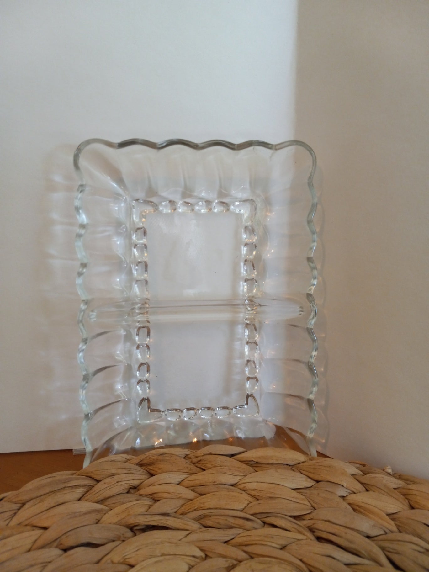 Vintage glass trinket tray dsc