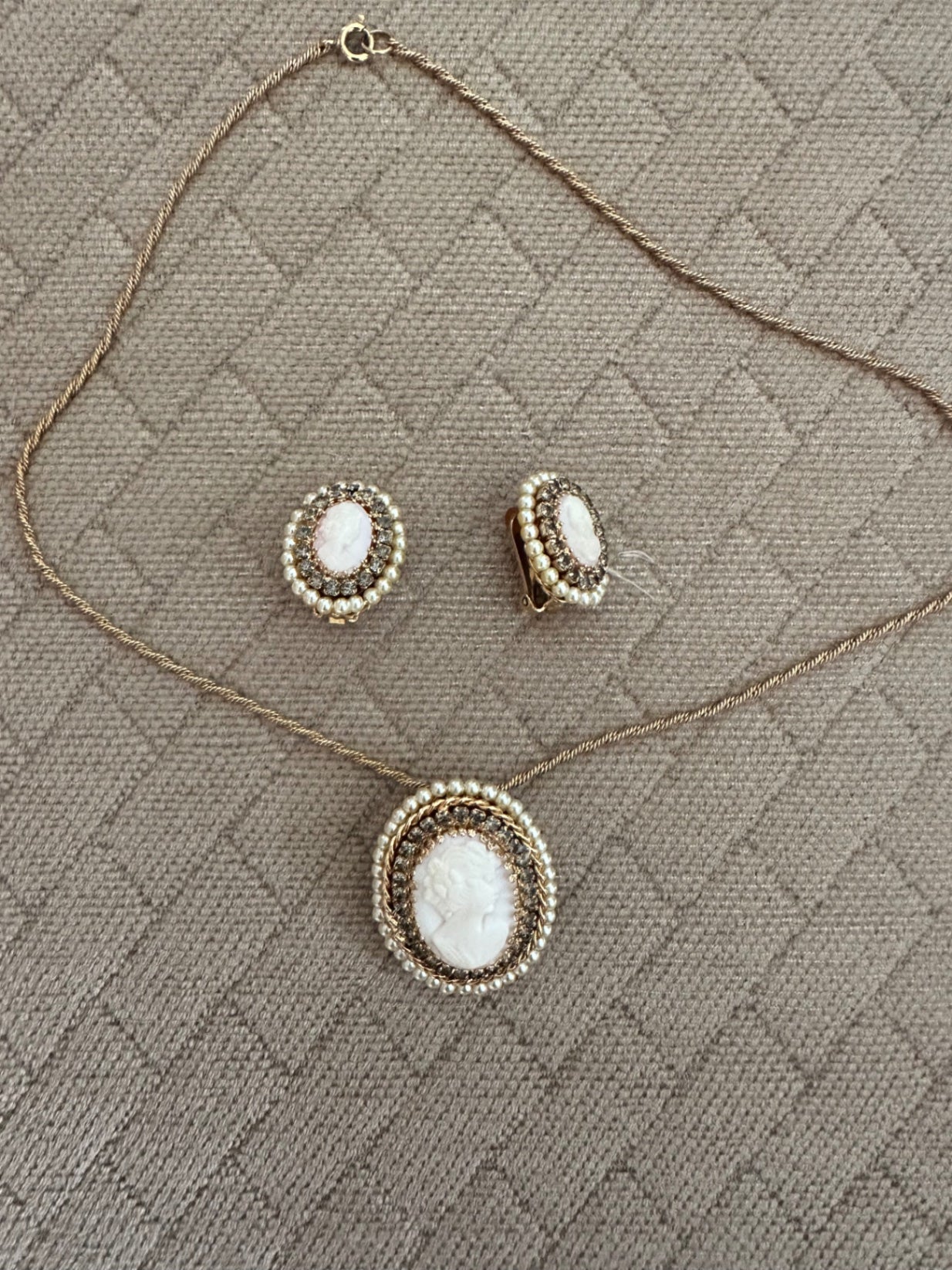 Vintage Hobe necklace and matching earrings