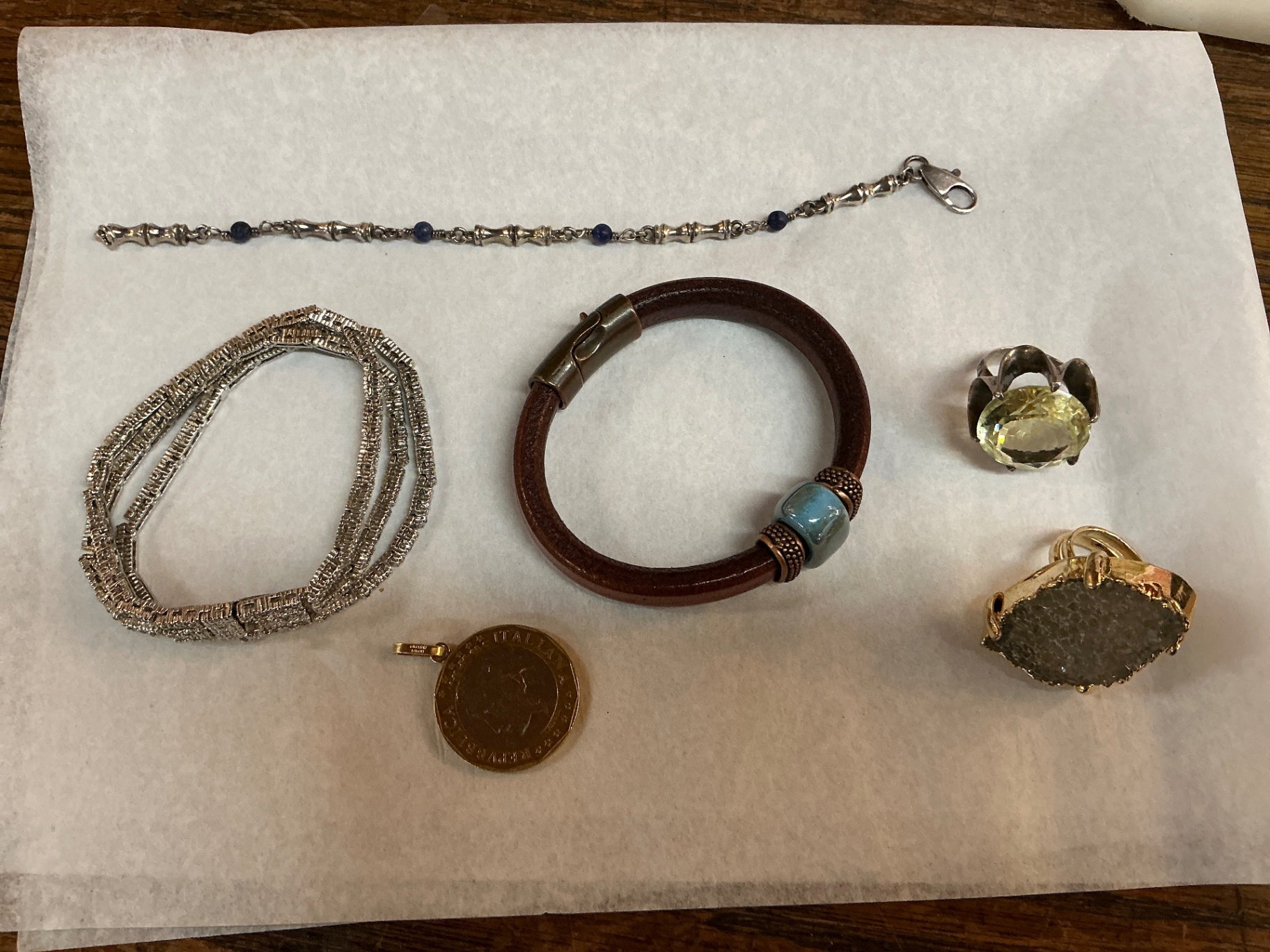 Jewelry Mixed colors (silver, gold, turquoise, yellow) Metal, leather, gemstone
