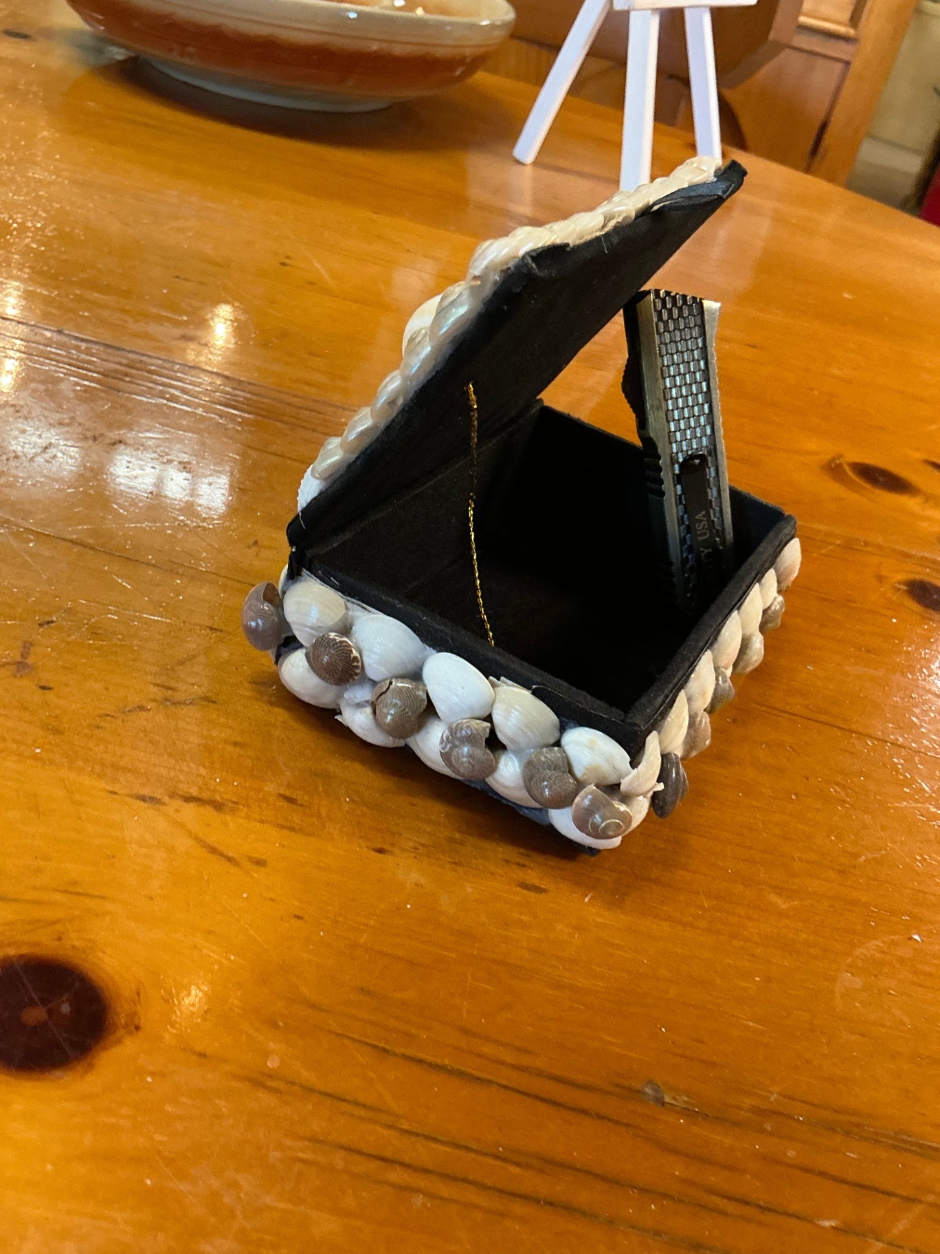 Jewelry Box, Trinket Box Shell Decor Measures 5"x4"x2"
