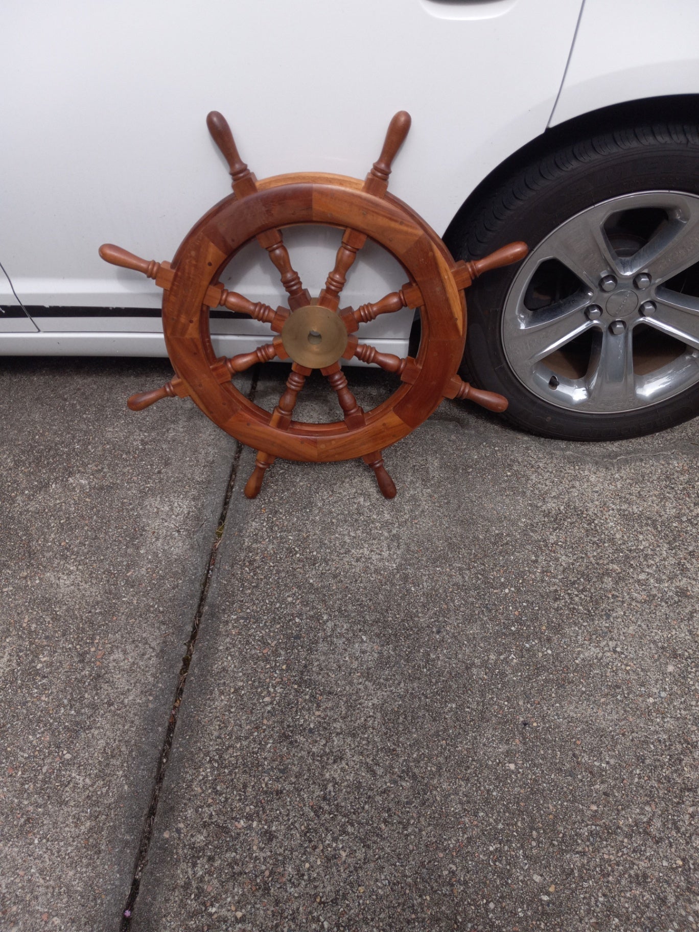 Wooden ship wheel dsc