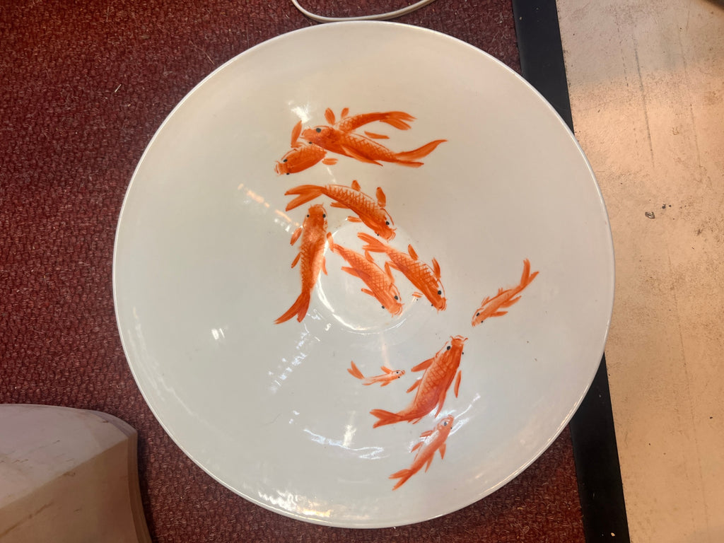 Chinese porcelain fish bowl (sometimes called a koi bowl or jardinière).