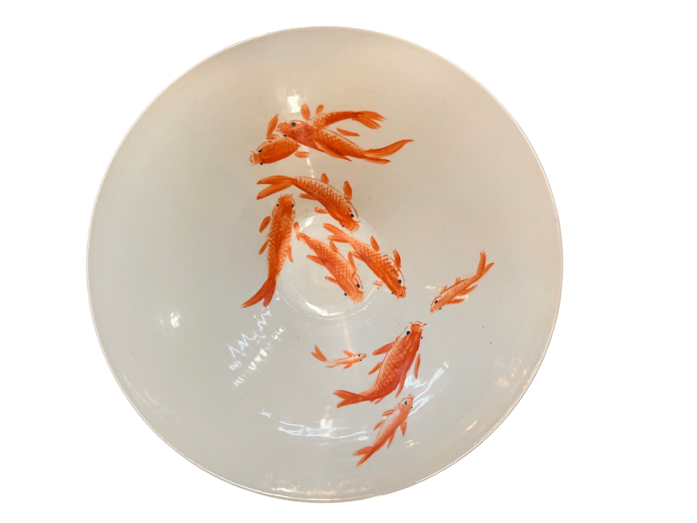 Chinese porcelain fish bowl (sometimes called a koi bowl or jardinière).