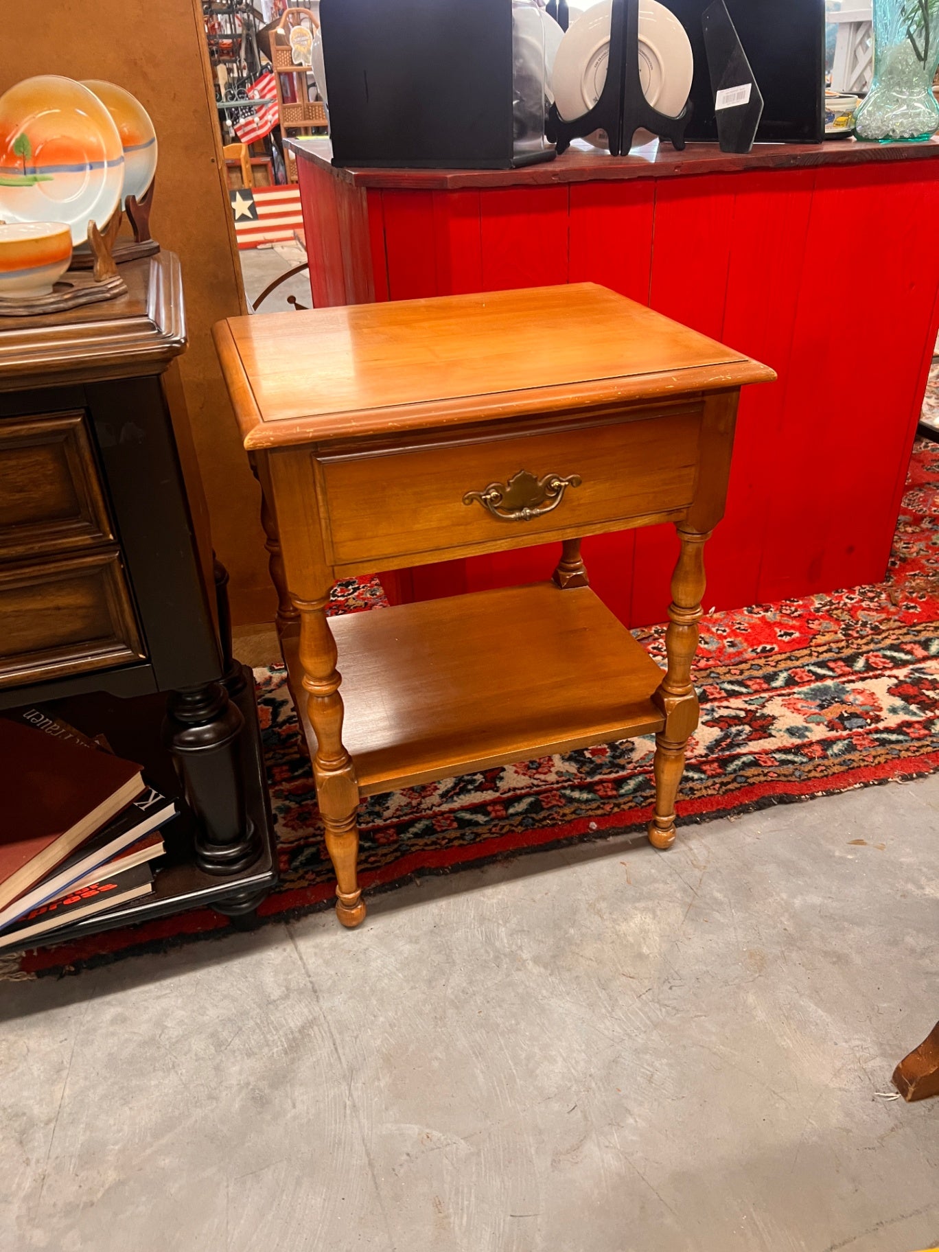 Vintage Maple Nightstand / Side Table – Single Drawer with Brass Pull & Turned Legs