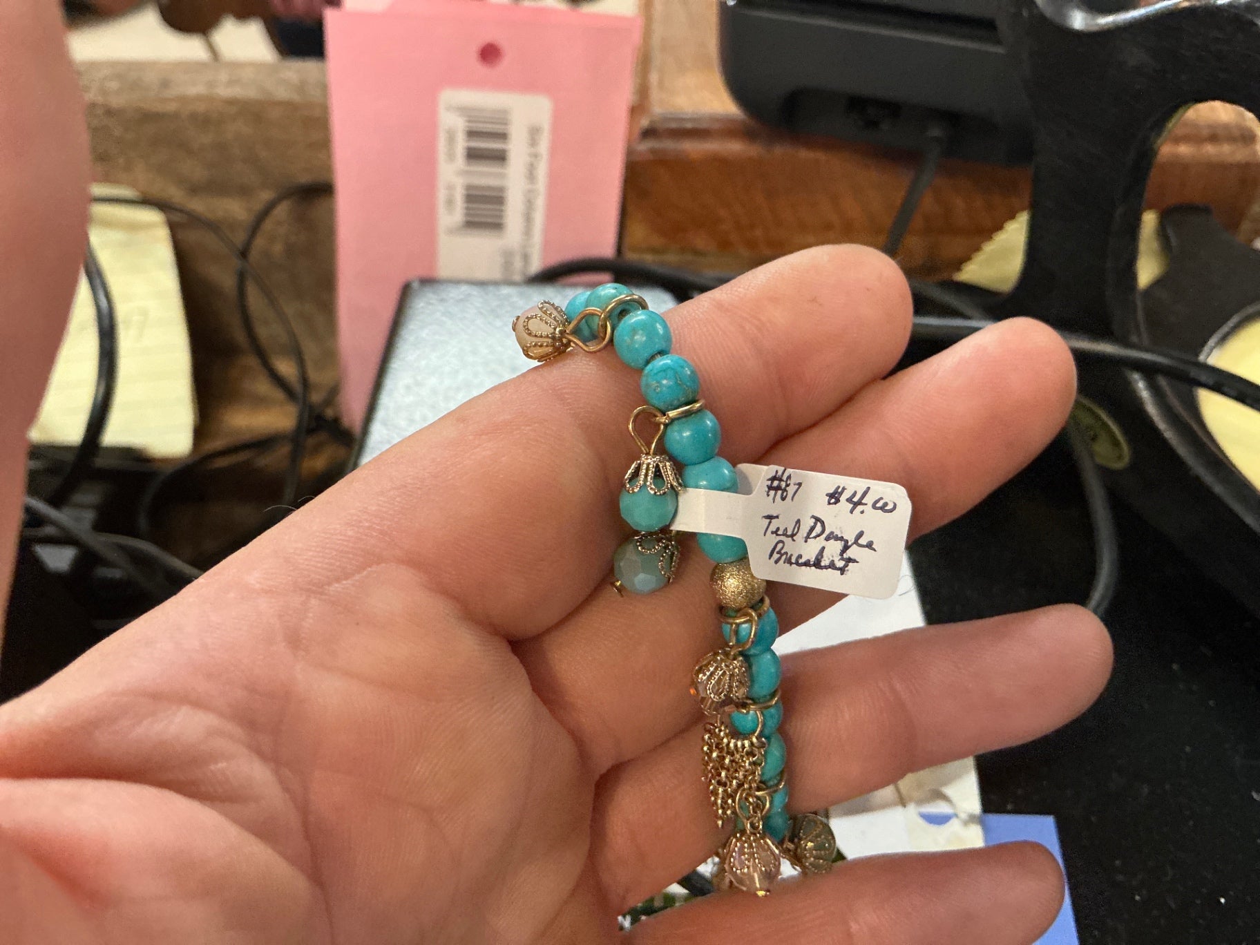 Jewelry Turquoise Turquoise beads and gold-tone metal