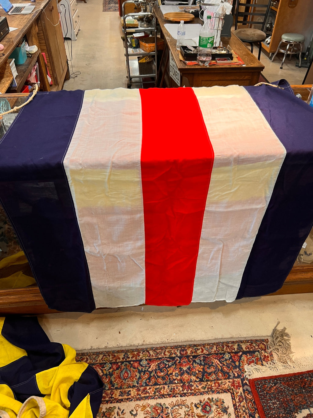 "H" (Hotel) – White with Red Stripe, Blue Borders Flag