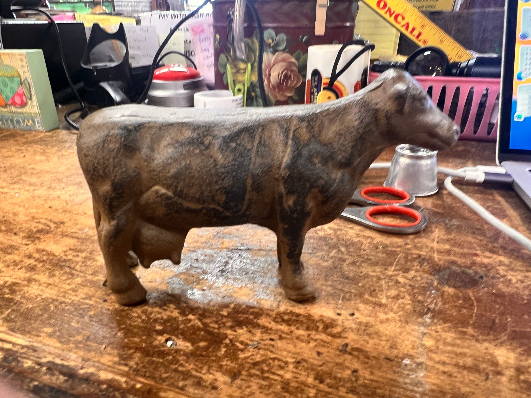 Vintage Cast Iron Cow Still Bank – Early 20th Century Farmhouse Decor – Rustic Dairy Toy