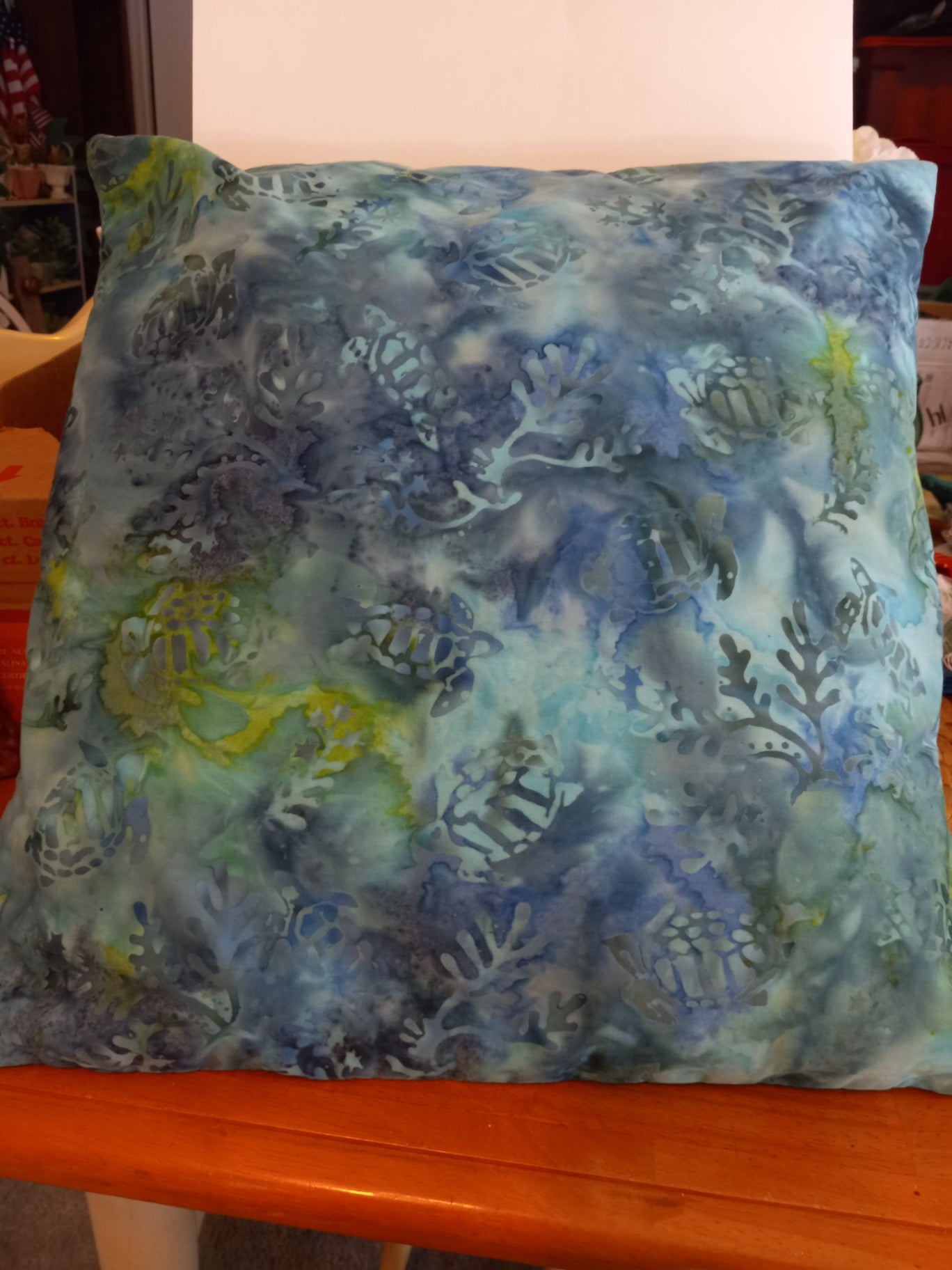 Swimming turtles pillow dsc