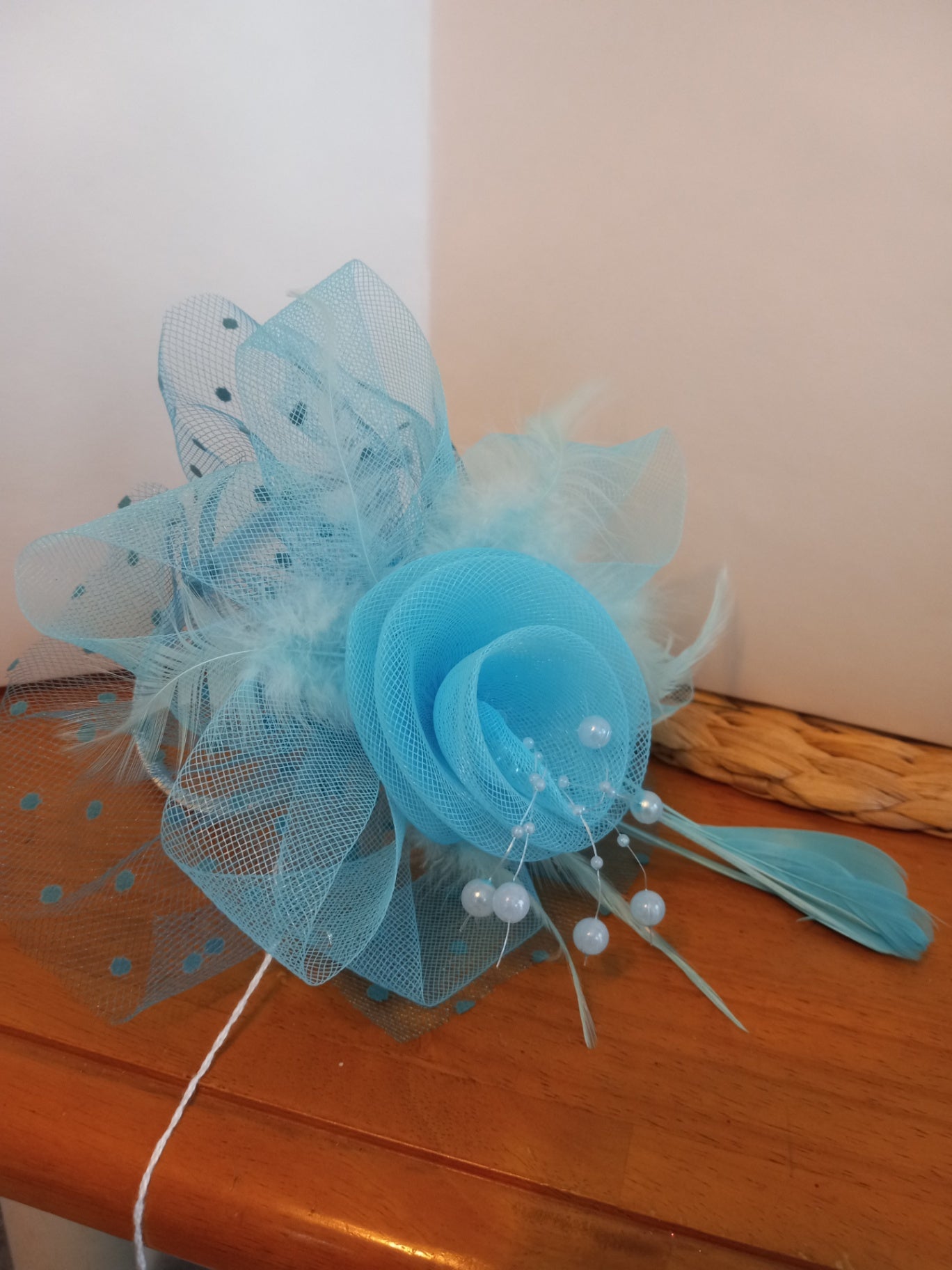 Fascinator lt blue dsc