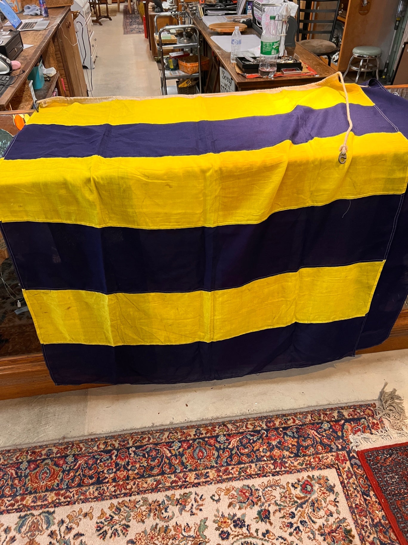 G" (Golf) – Vertical Yellow/Blue Stripes Flag