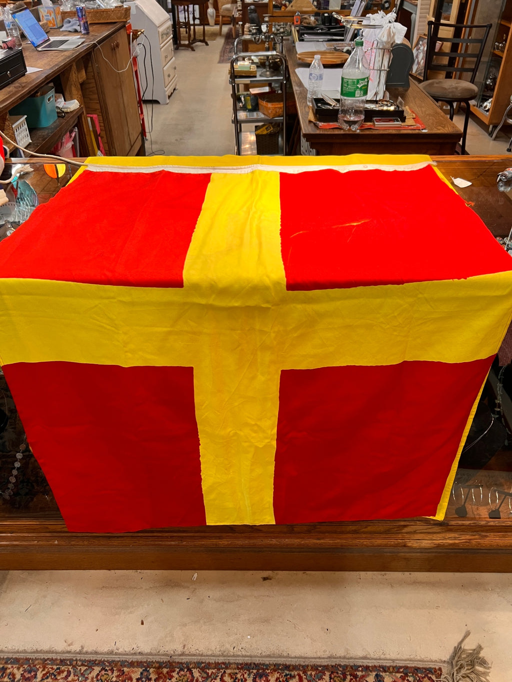 "R" (Romeo) – Red with Yellow Cross Flag