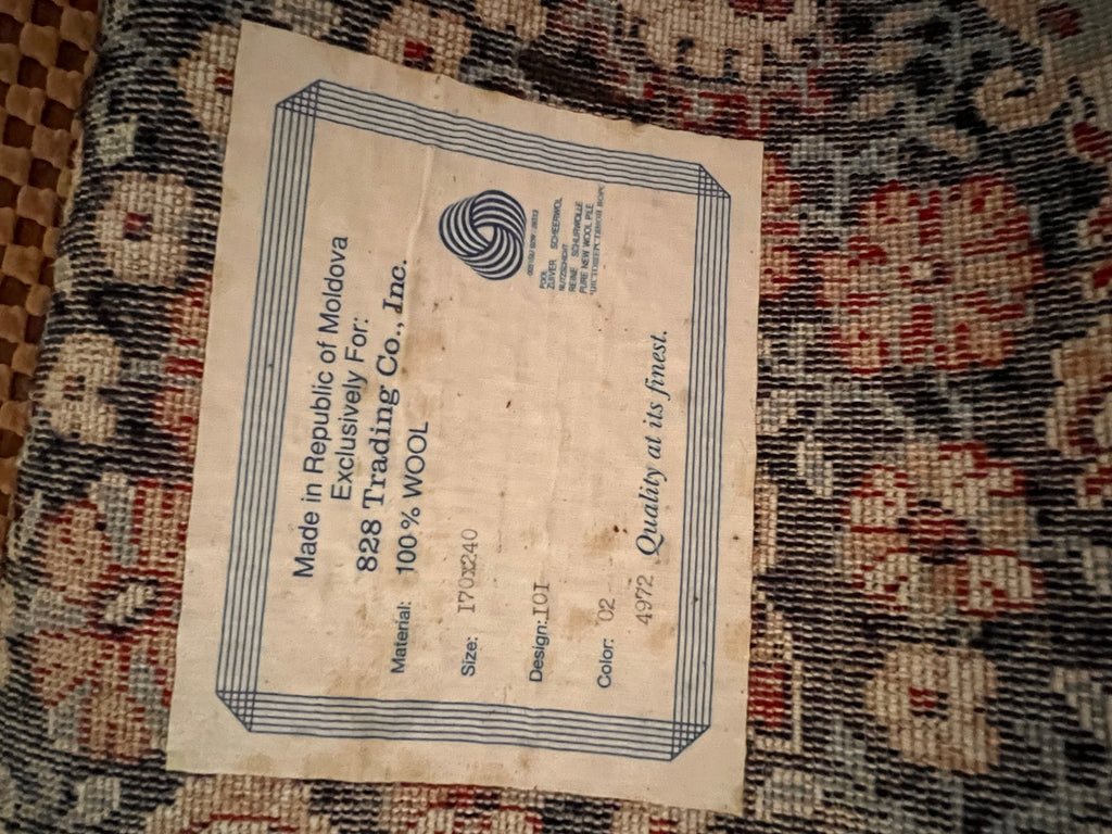 828 Trading Co. Wool Rug – Persian Style – 5'7" x 7'10" – Made in Moldova