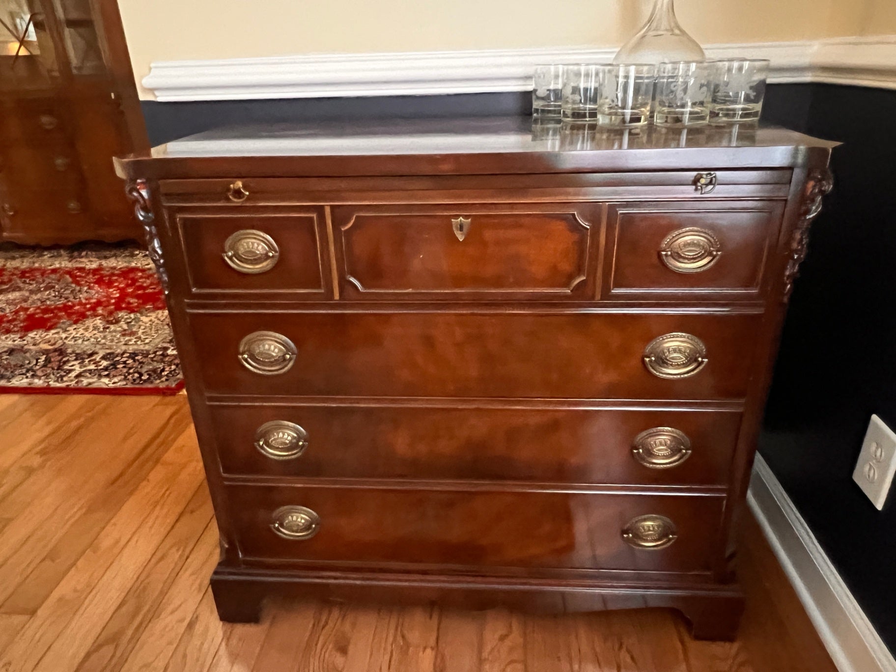 Vintage Mahogany Bachelor's Chest w/ Pull-Out Tray & Brass Hardware