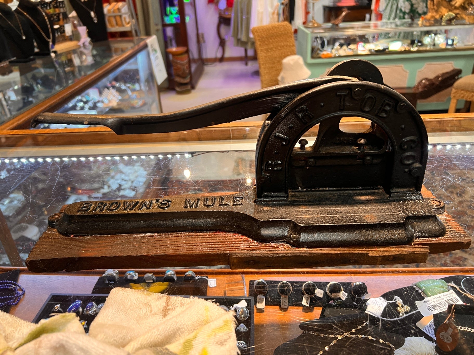 Antique Brown’s Mule Tobacco Cutter – R.J.R. TOB. CO. – Cast Iron Model 3019 w/ 3017 Part – Original Board – 1" & 2" Marks