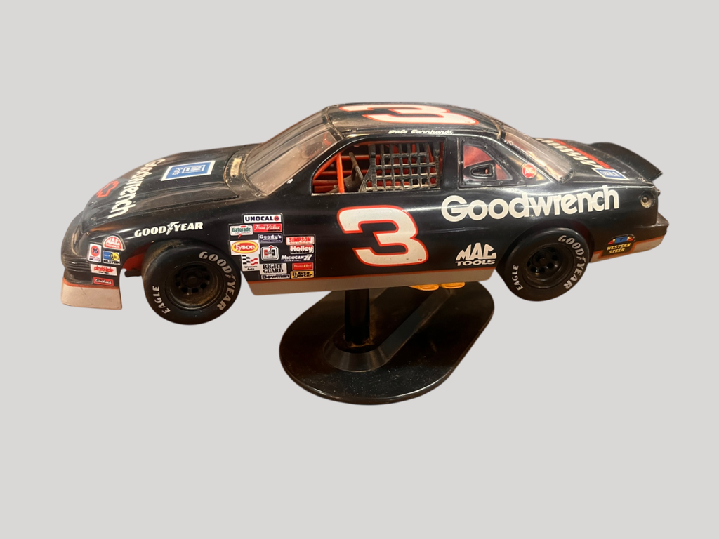ERTL Dale Earnhardt Die Cast Model Car