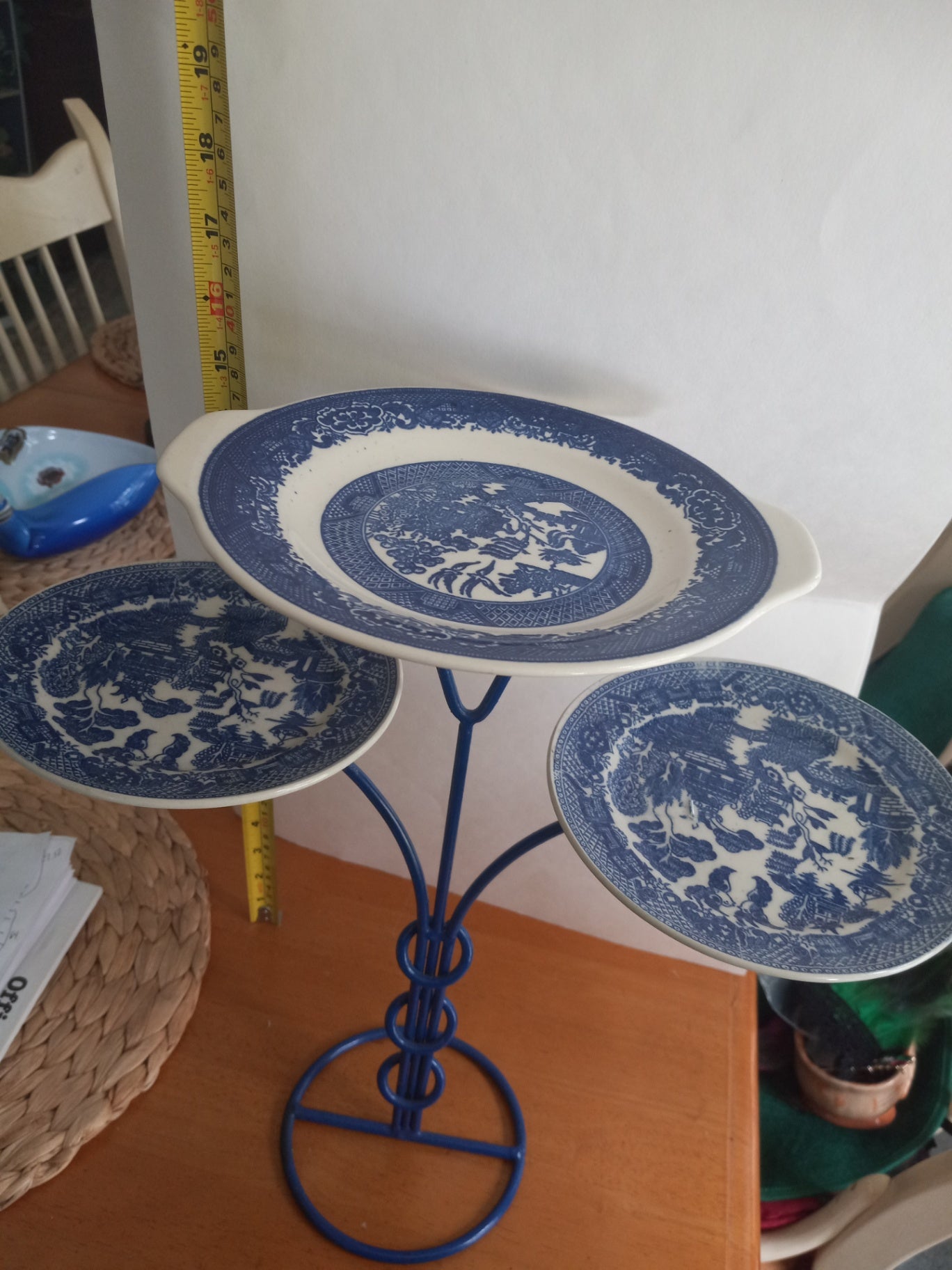 Blue and White Ceramic Decorative dessert stand dsc