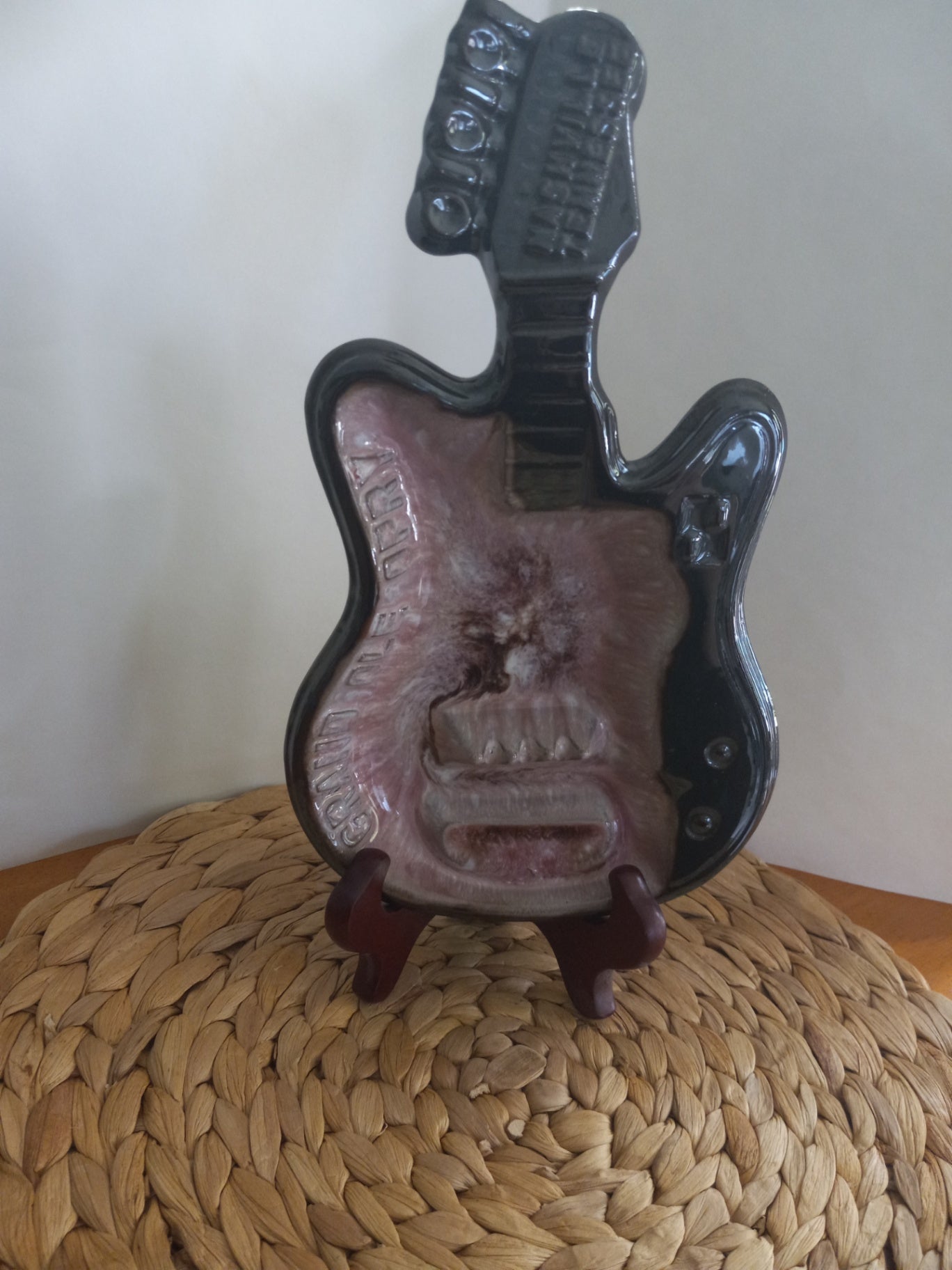 Ceramic guitar dish dsc