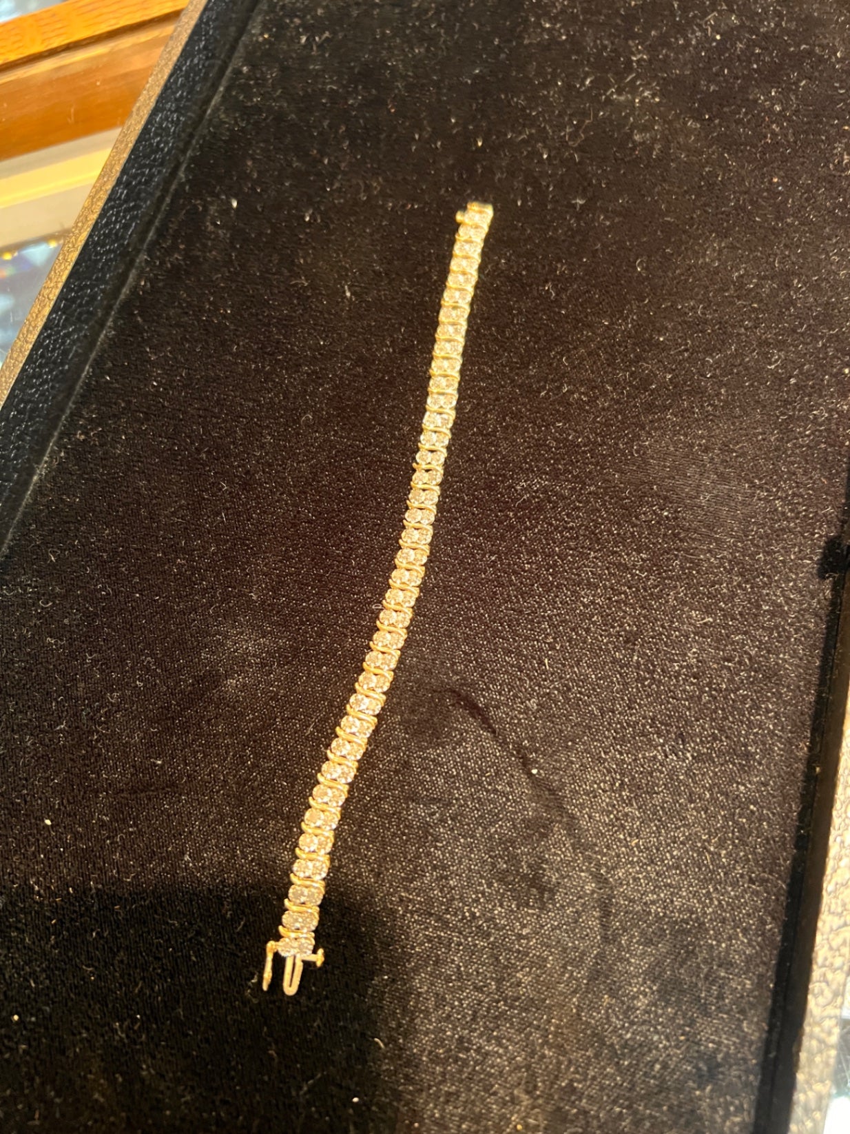 Elegant 10K Yellow Gold Diamond Tennis Bracelet – 8.42g – Sparkling Round Cut Diamonds