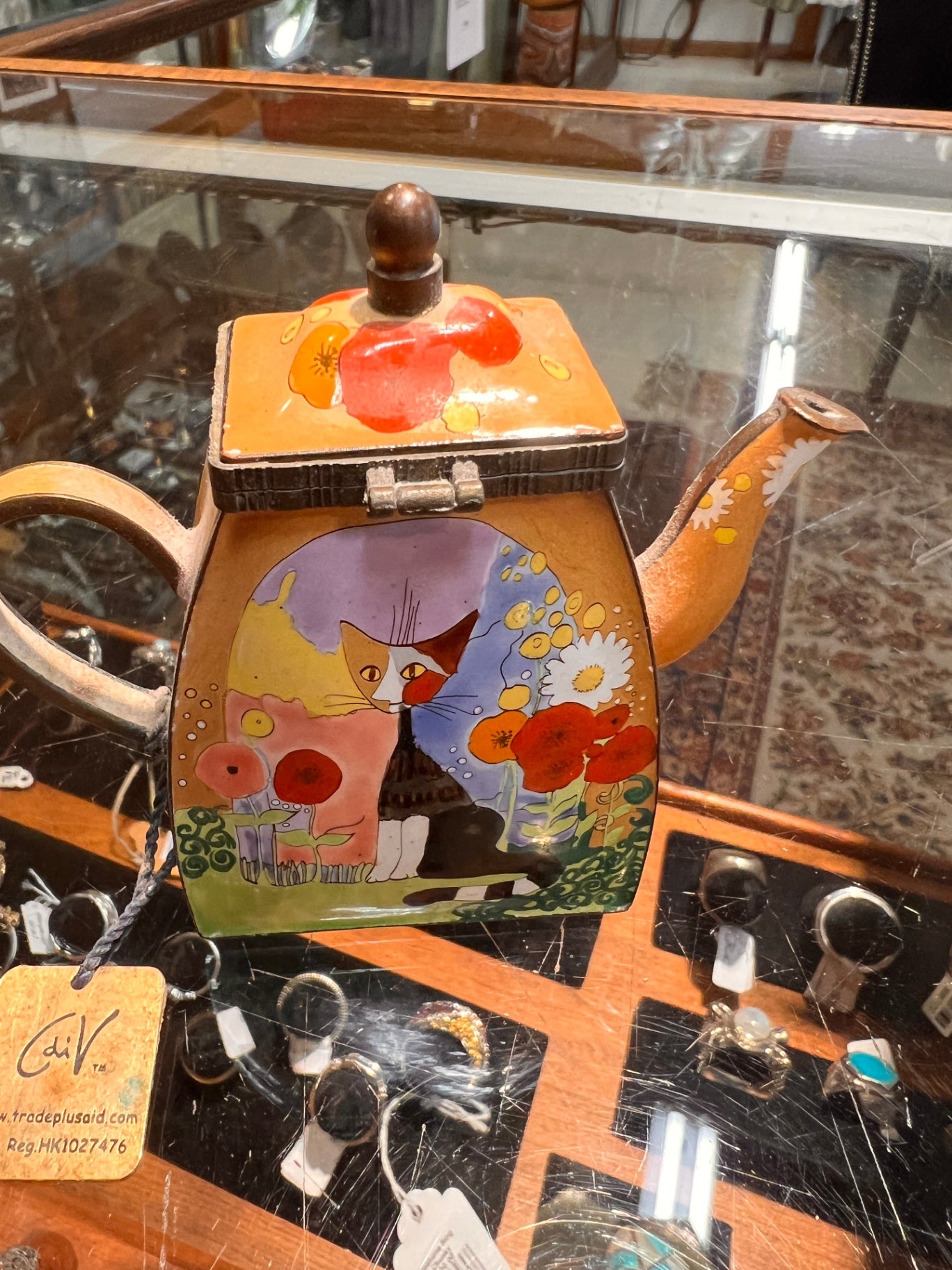 Trade Plus Aid “Cat Lovers” Hand-Painted Ceramic Teapot – Edition C843