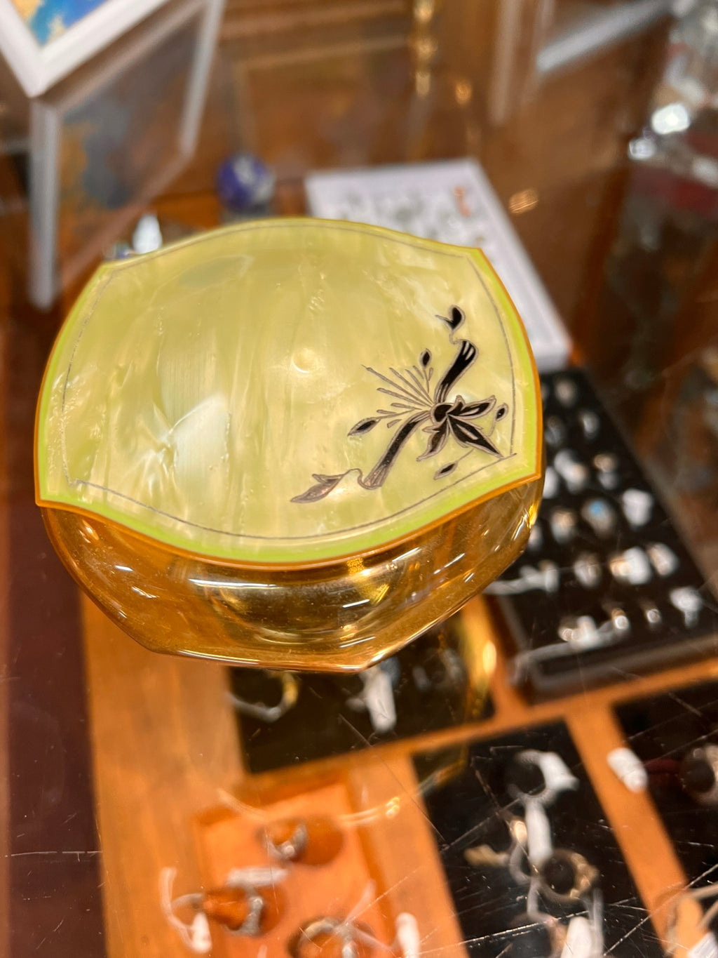 1930s Art Deco Butterscotch & Apple Juice Bakelite Vanity Dresser Set – 5-Piece