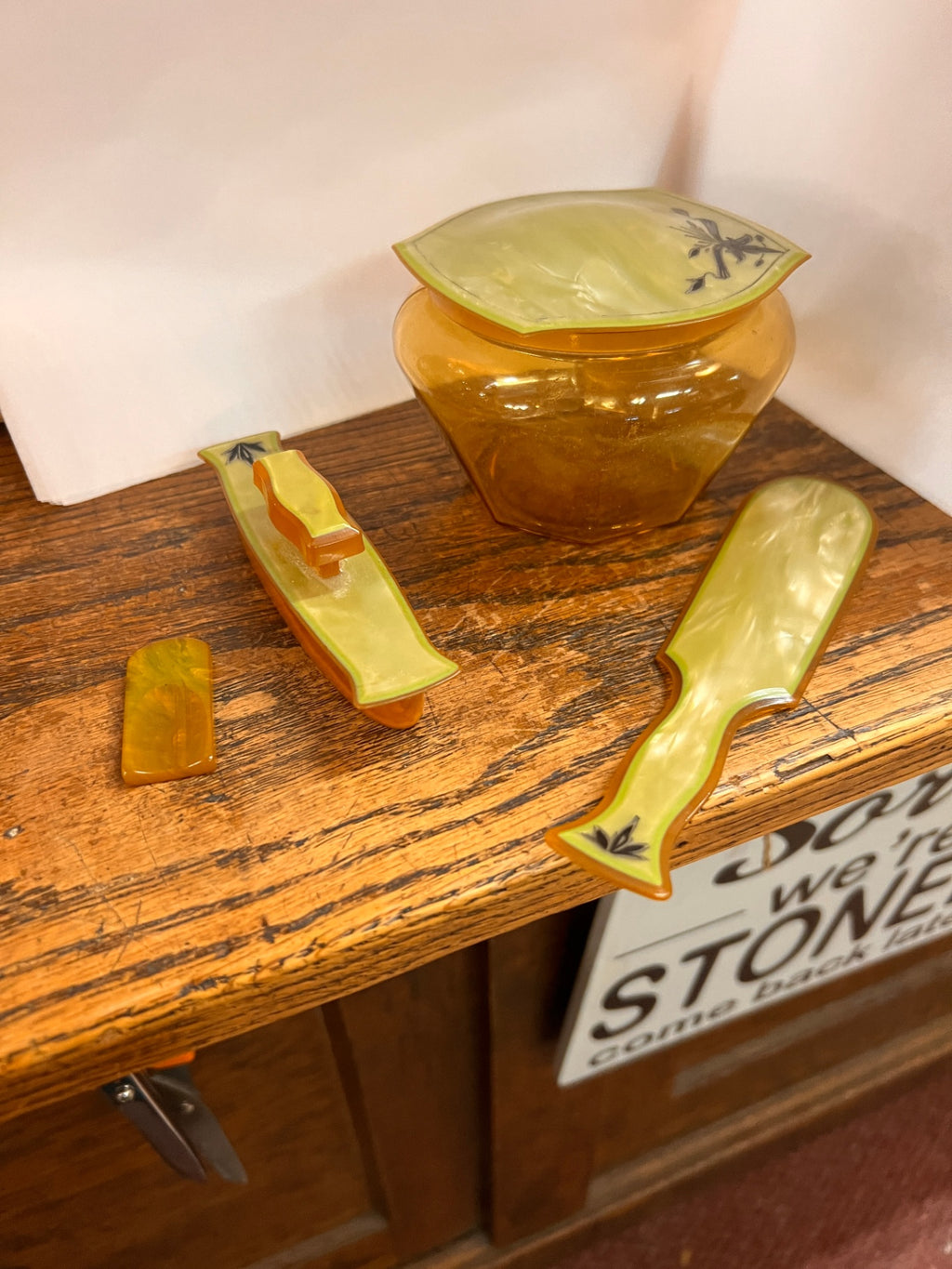 1930s Art Deco Butterscotch & Apple Juice Bakelite Vanity Dresser Set – 5-Piece