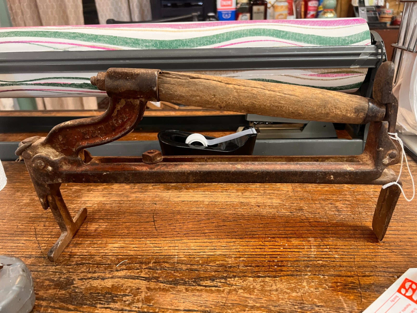 Antique Cast Iron Brick Carrier Tongs – Early 20th Century Mason’s Tool