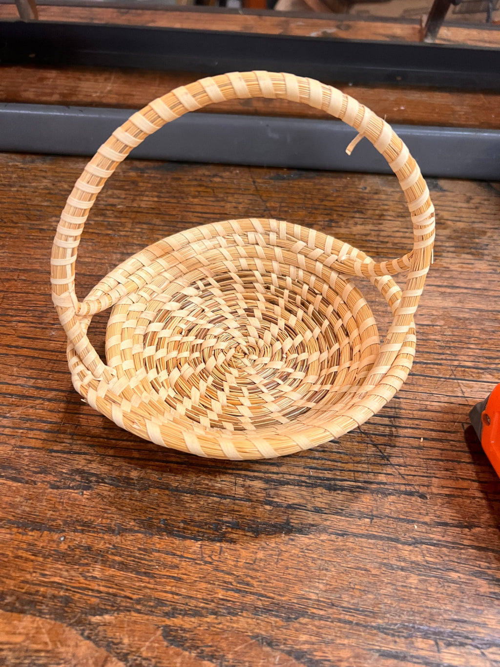 Small Gullah Sweetgrass Basket w/ Handle – Handwoven by Annabelle Ellis, SC – 6.5”