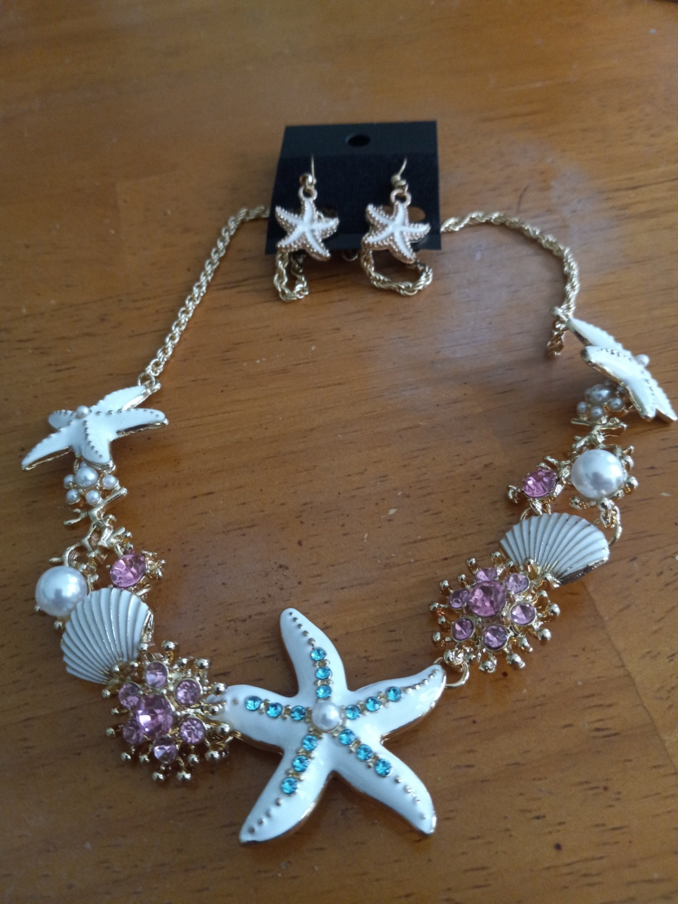 White starfish necklace n earrings dsc