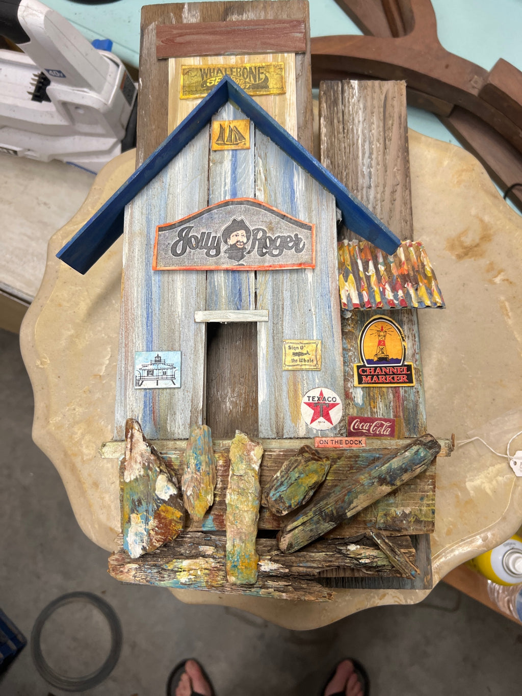 Jolly Roger hanging wall decor