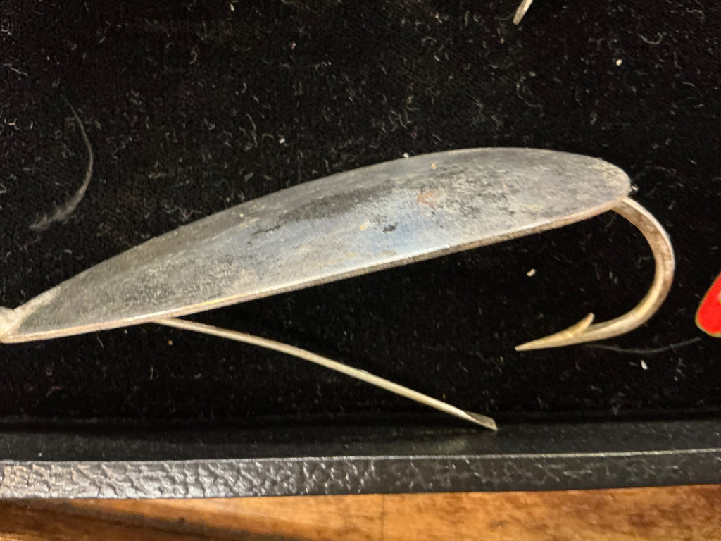 Johnson Silver Minnow Weedless Spoon – Pat. D-8258