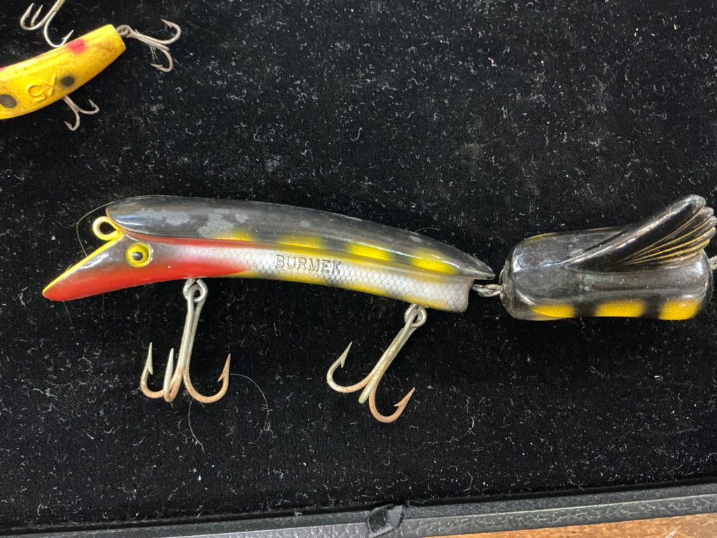 Burmek B-1 Musky Lure – Black, Yellow & Red Pattern (Jointed)