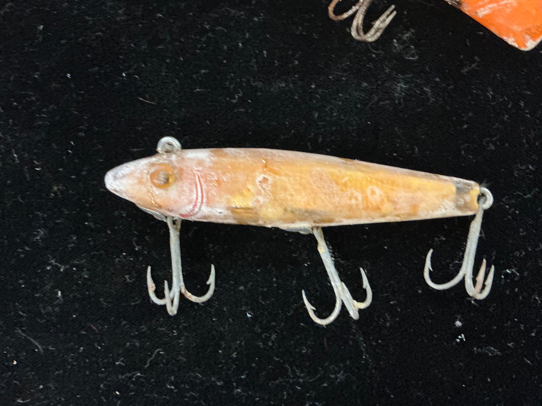 Vintage Wooden Minnow Fishing Lure – Natural Scale Pattern with Red Gill Markings