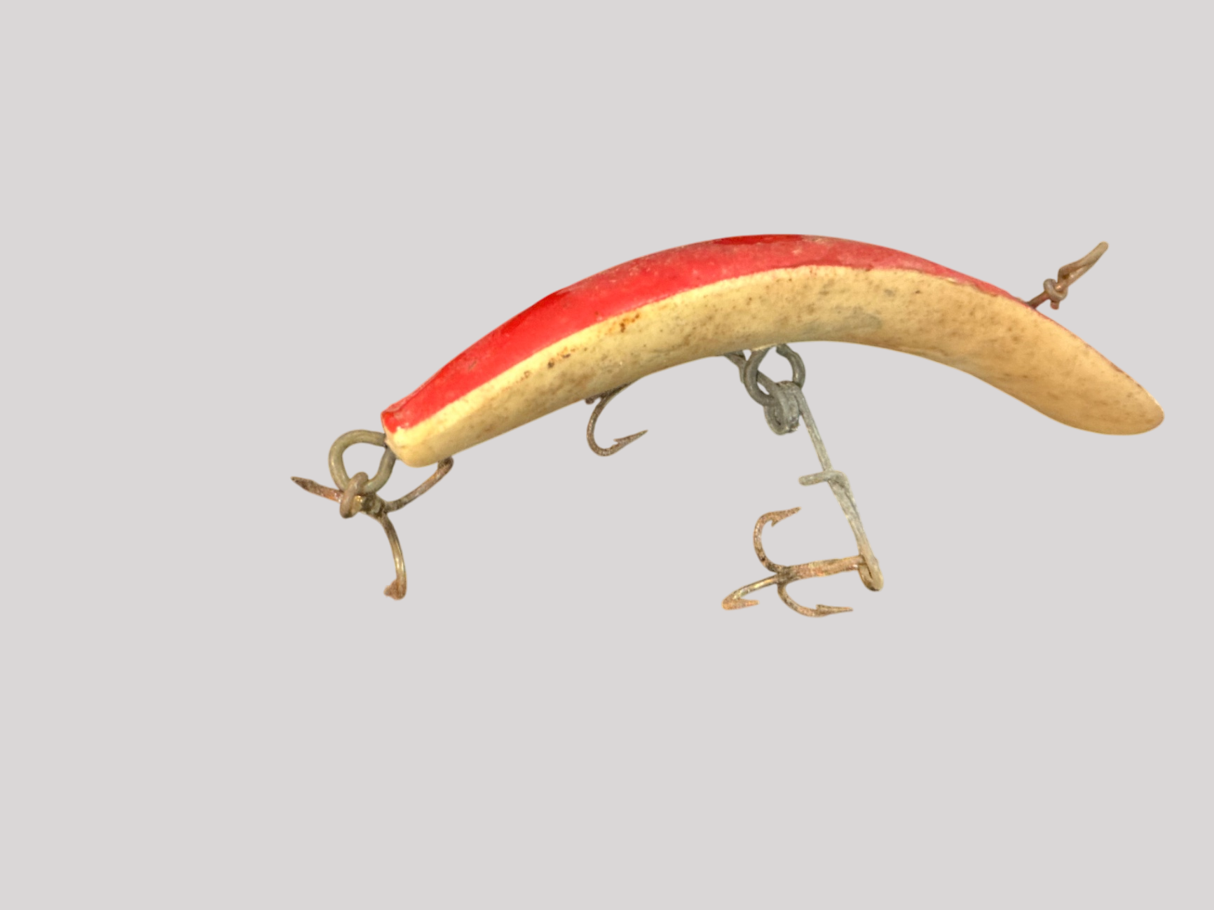 Vintage Wooden Red & White Fishing Plug – 3 Treble Hooks – Curved Body Design
